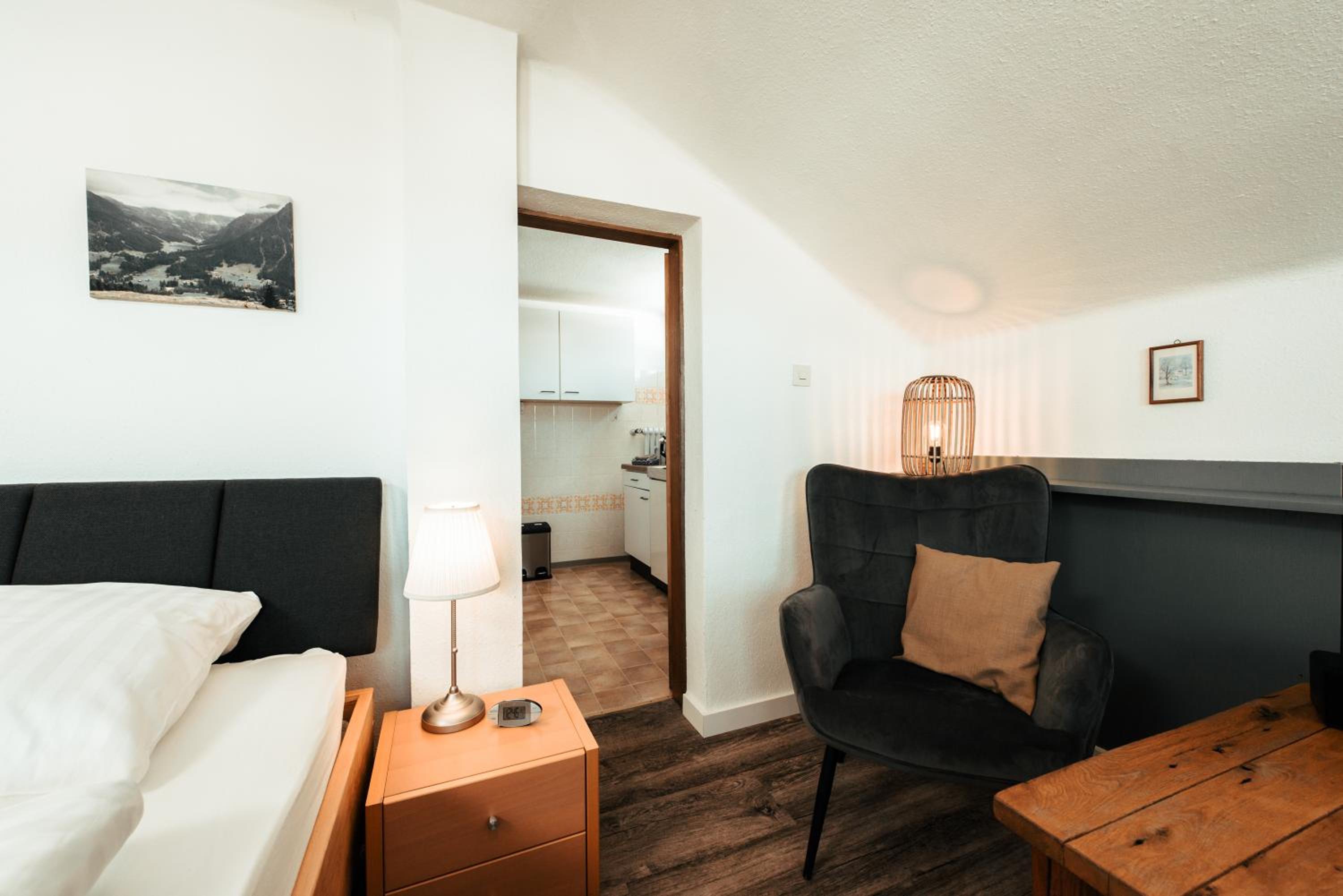 Studio Apartment with Mountain View photo 3