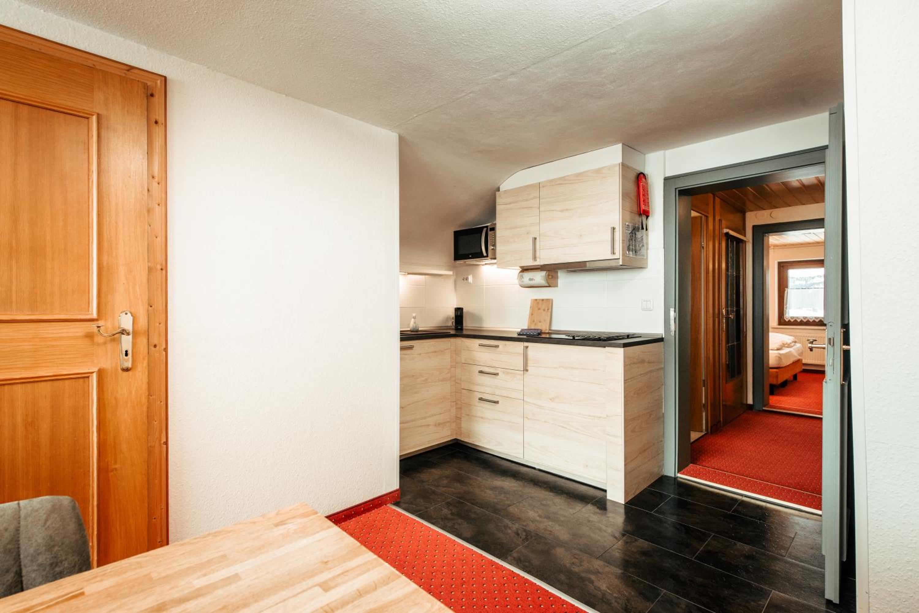 Apartment with Balcony photo 3