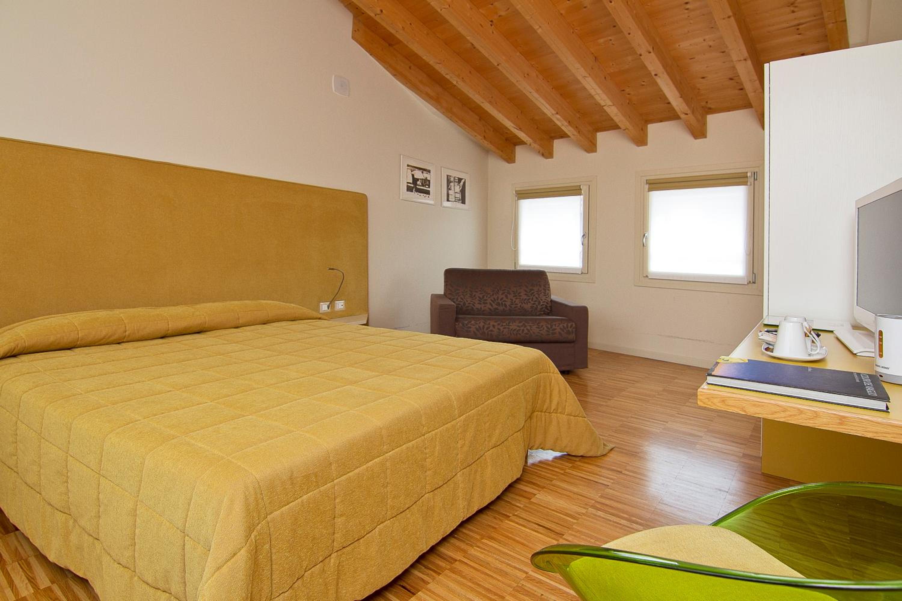 Superior Double Or Twin Room photo 2