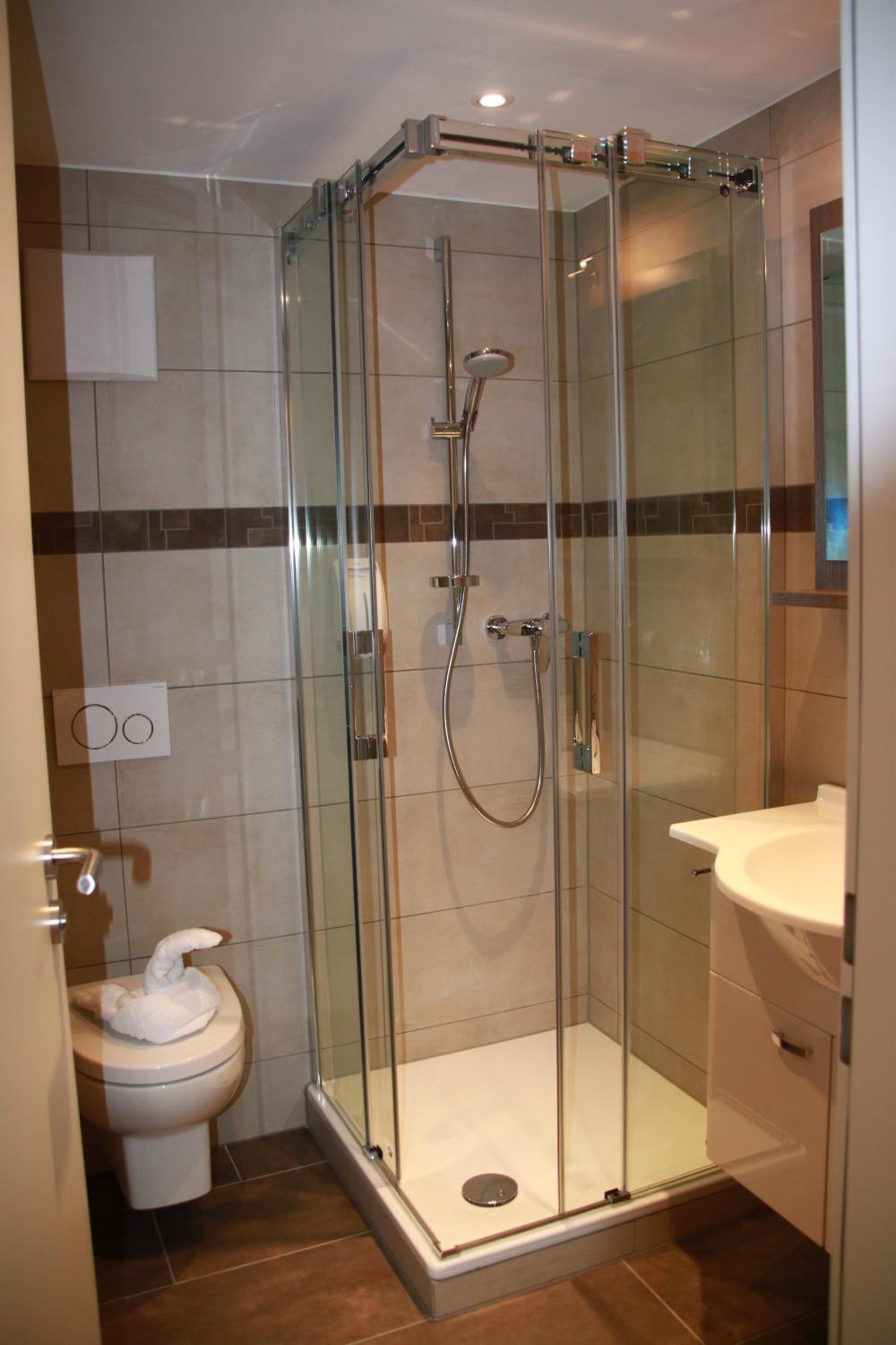 Double Room with Mountain View and Balcony photo 2
