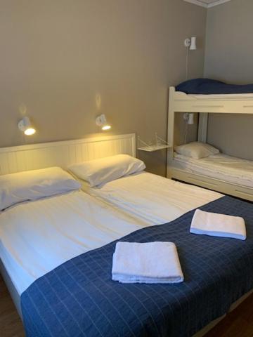 Double Room with Extra Beds - Photo 1