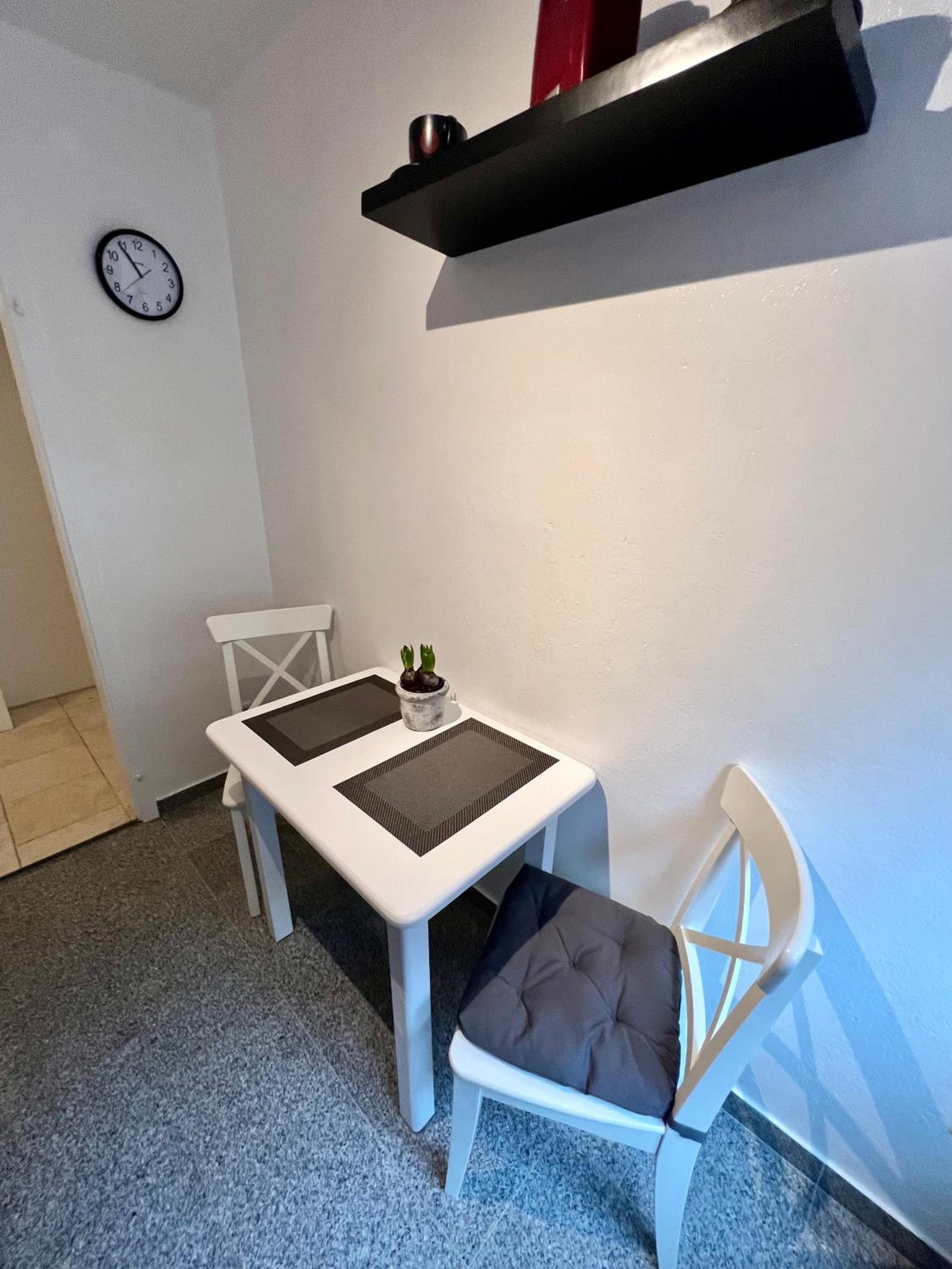Two-Bedroom Apartment - Photo 11