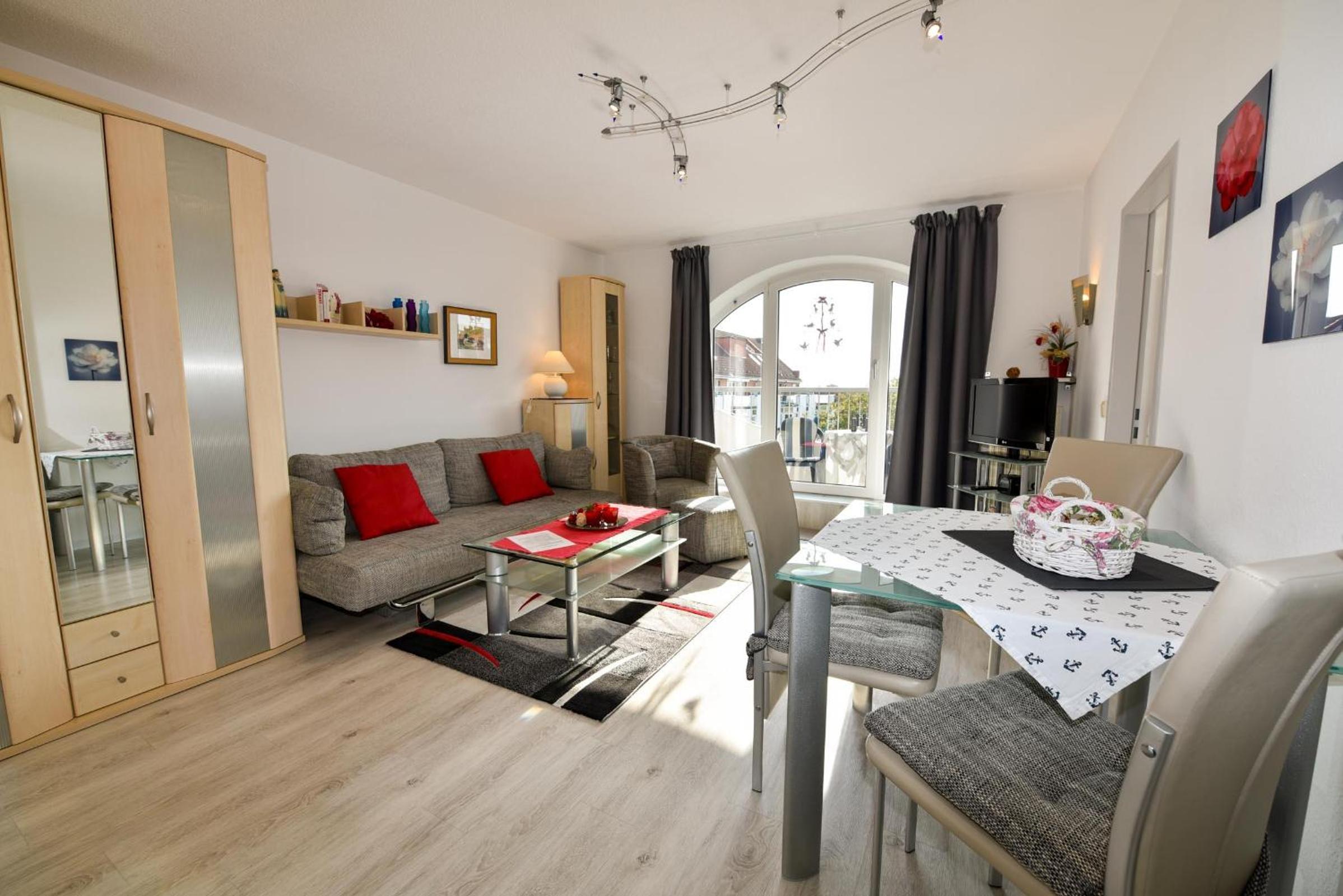 Apartment with Balcony photo 1