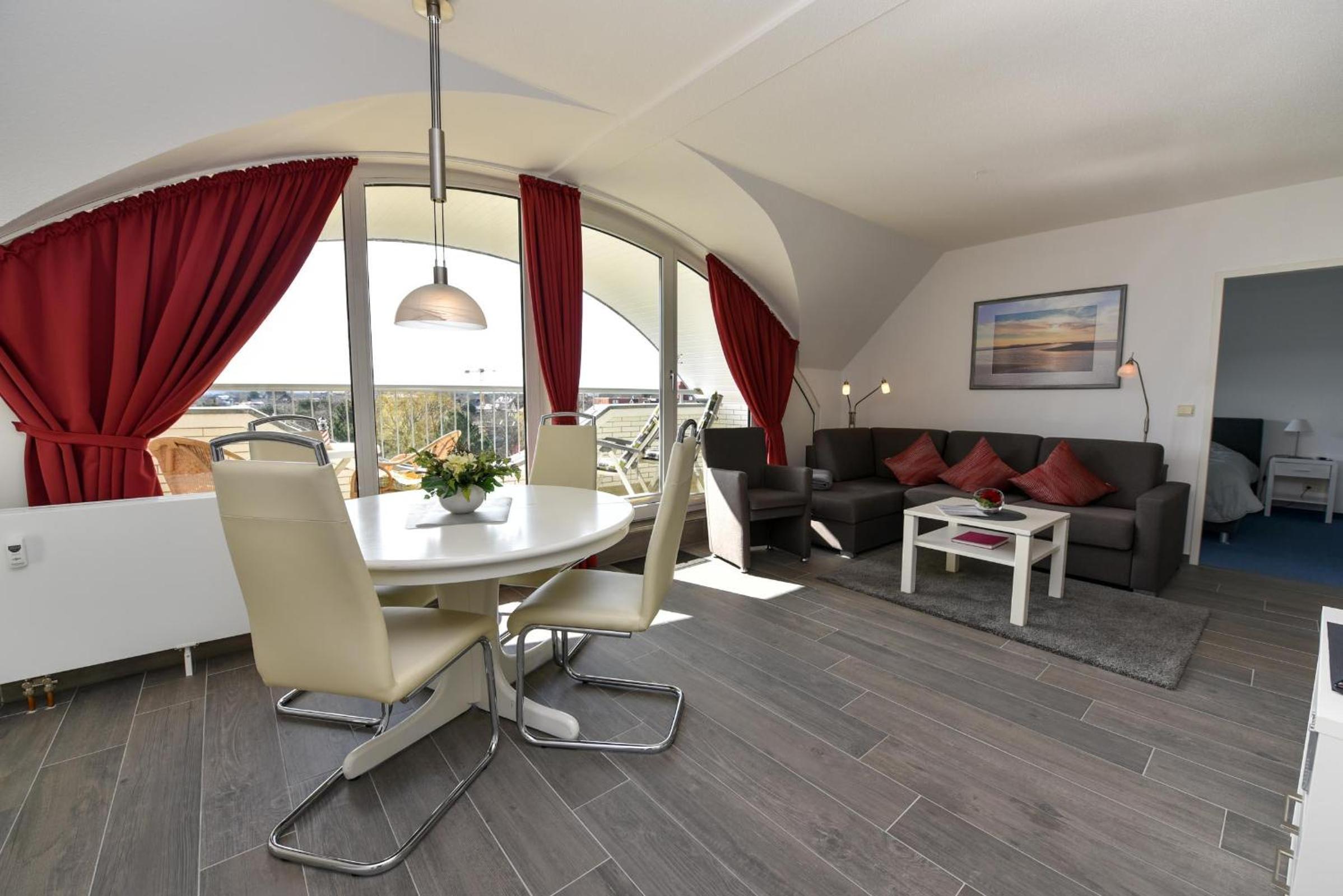 Apartment with Balcony photo 1