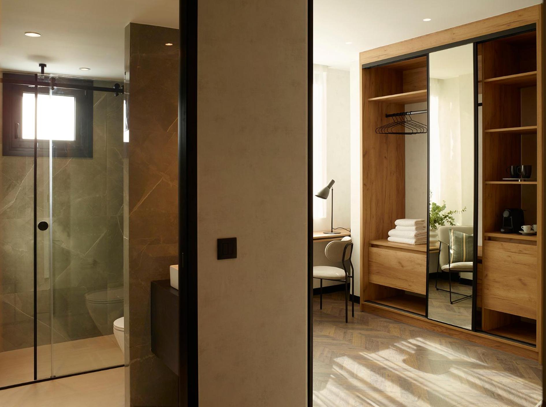 The Port Comfort Room - Photo 4