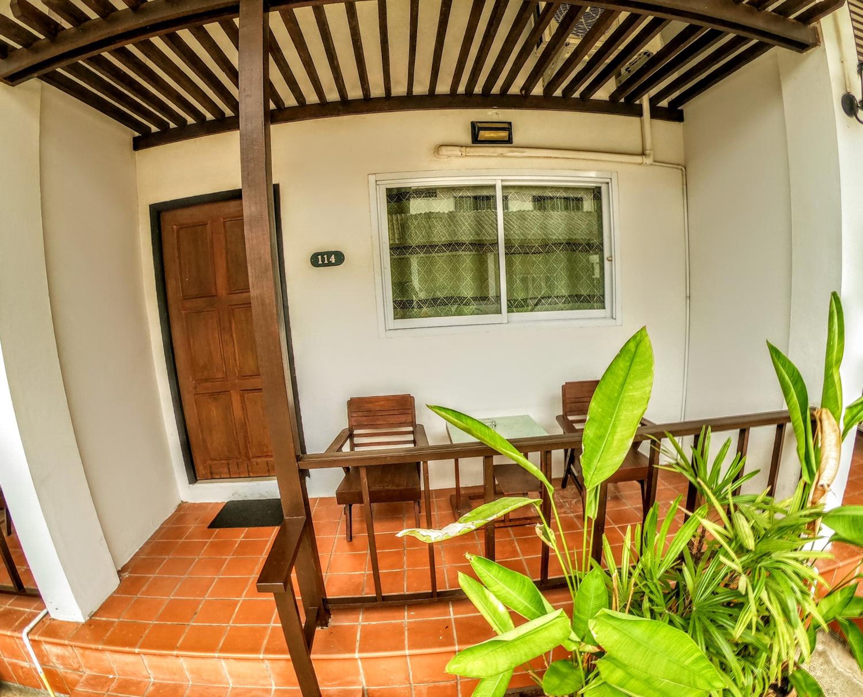 Studio with Balcony - Photo 3