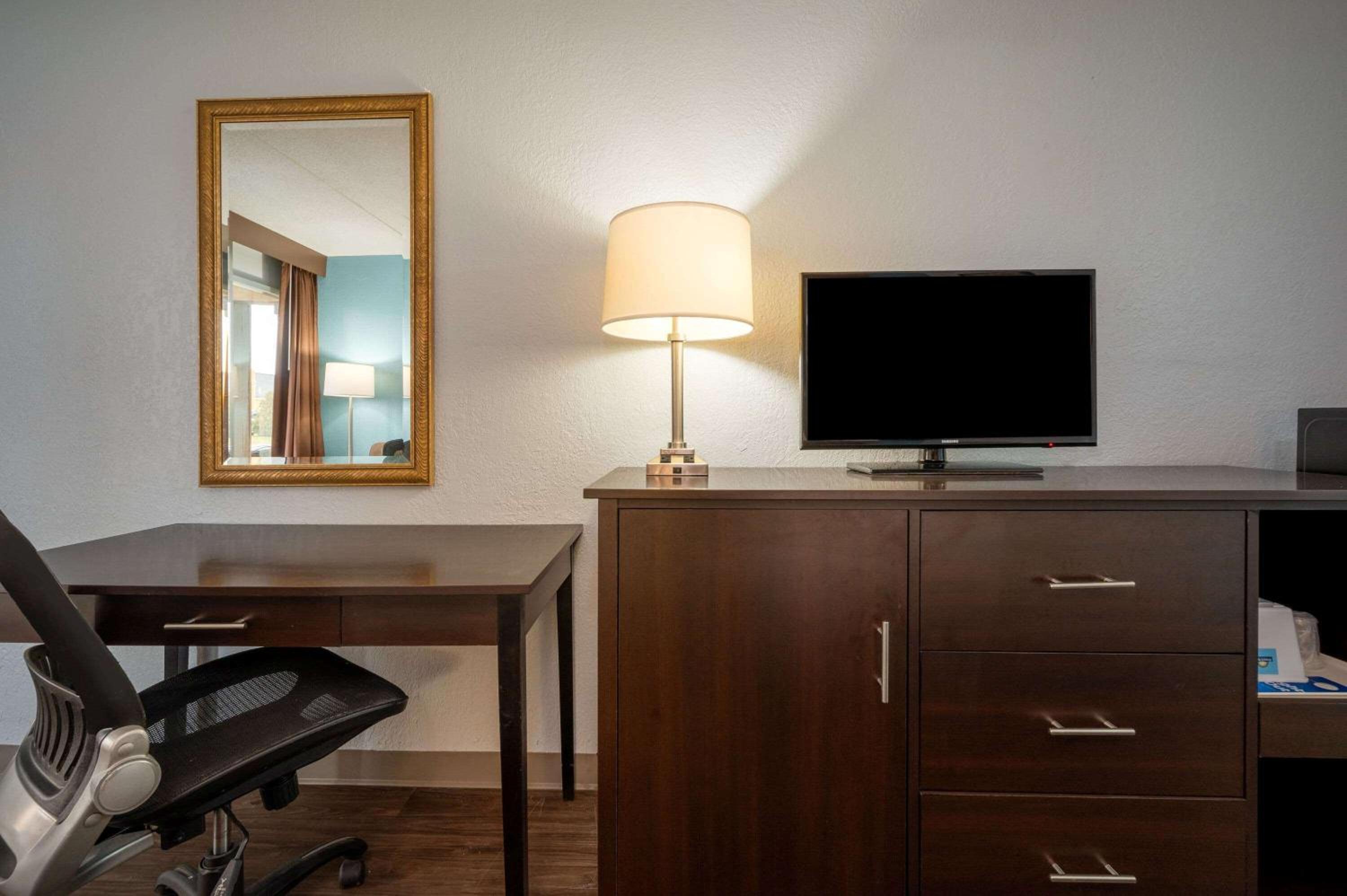Double Room with Two Double Beds - Non-Smoking - Photo 6
