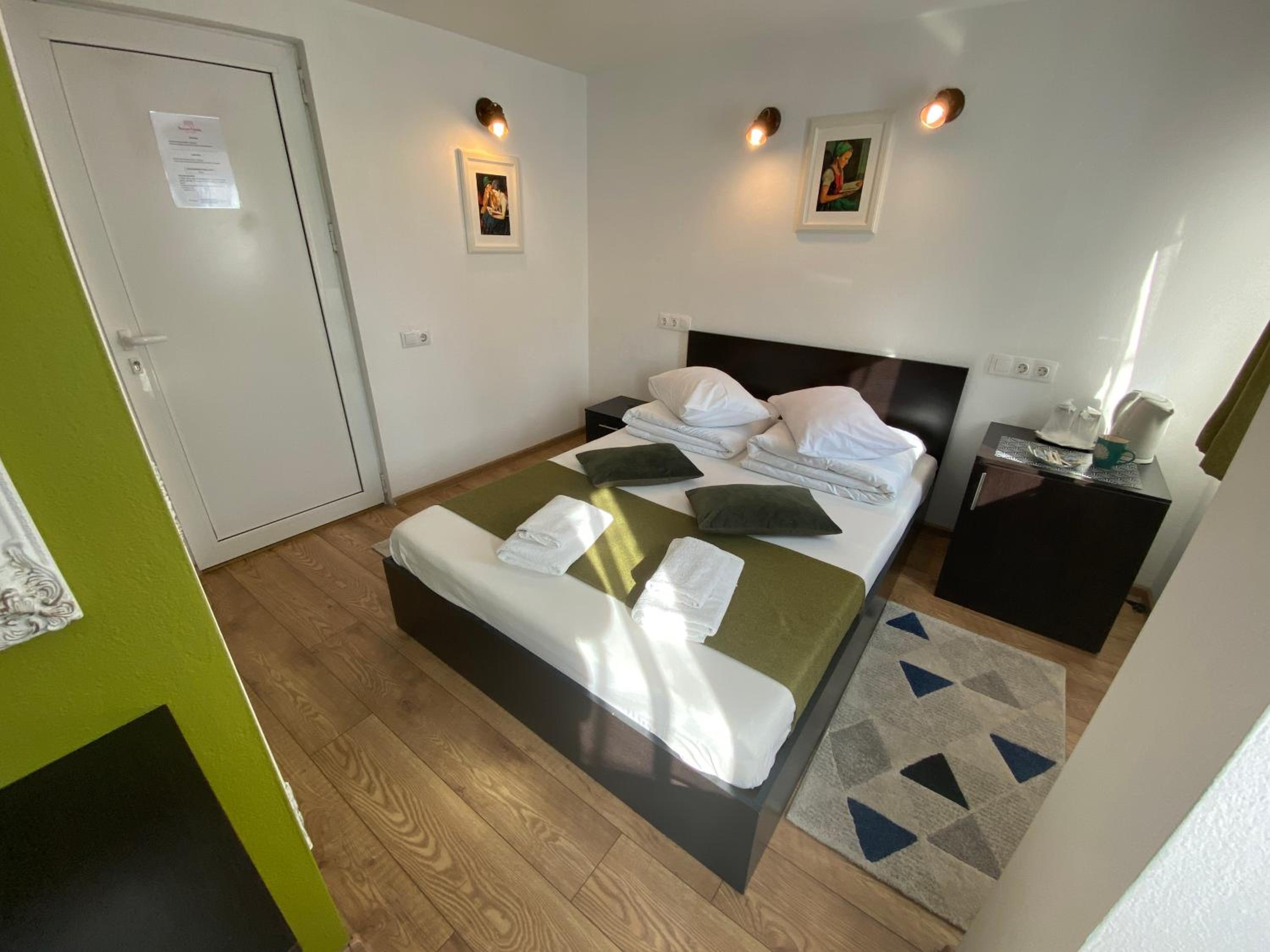 Standard Double Room photo 3