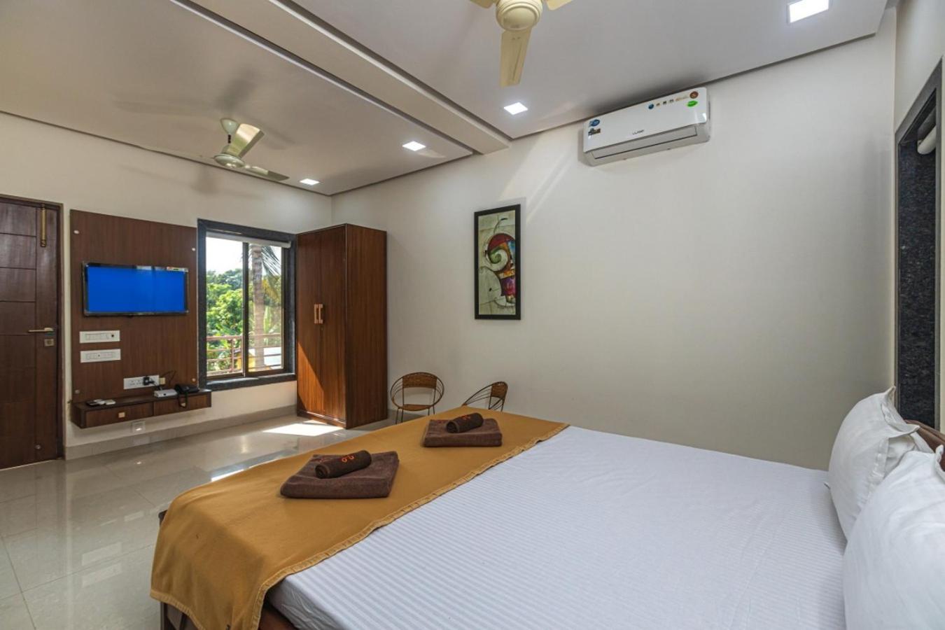Suite - Photo 19