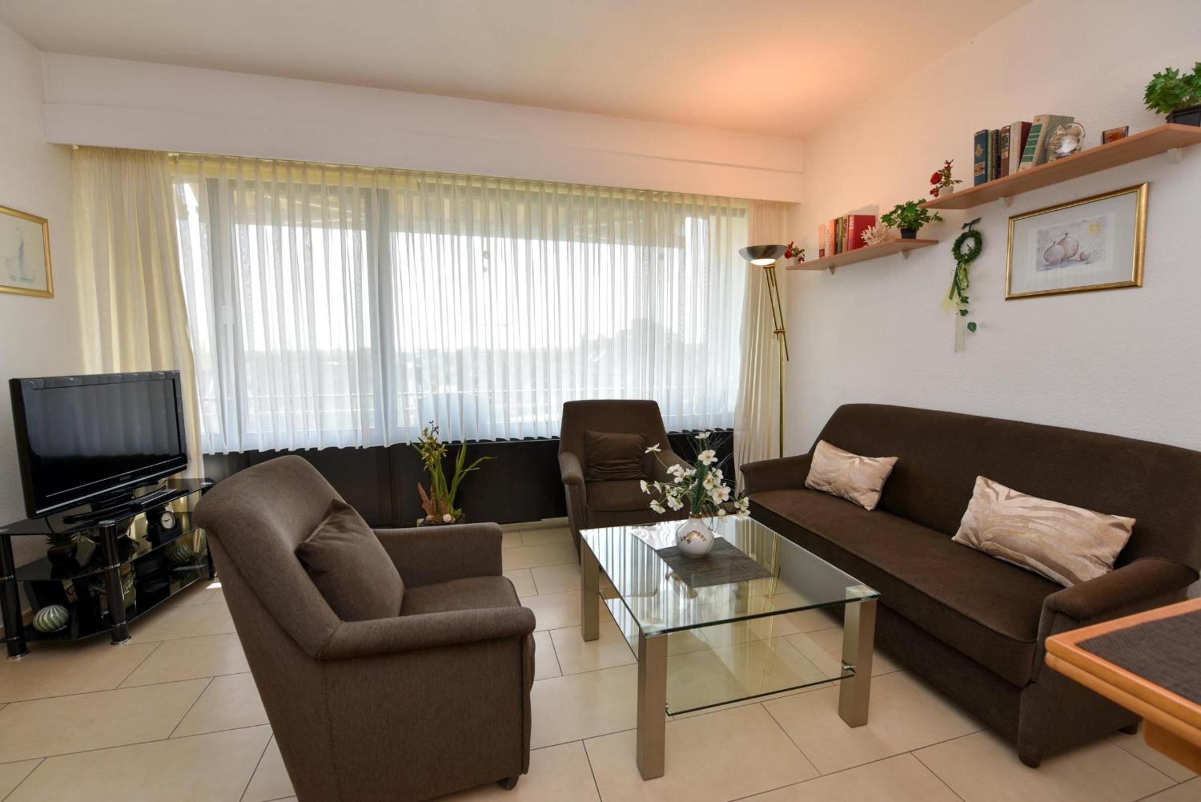 Apartment with Balcony photo 2