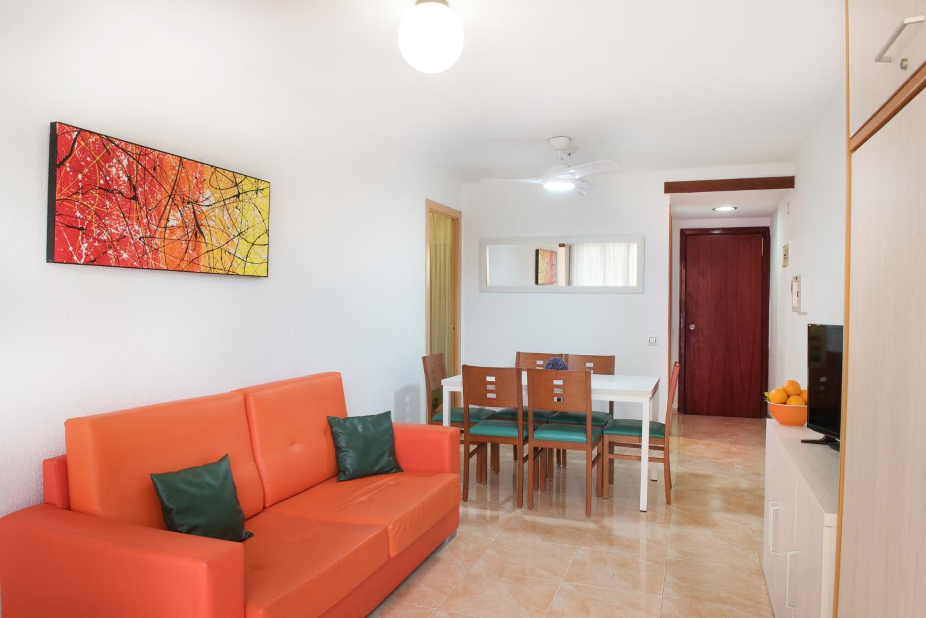 Apartamento de tres habitaciones (4 adultos + 2 niños)