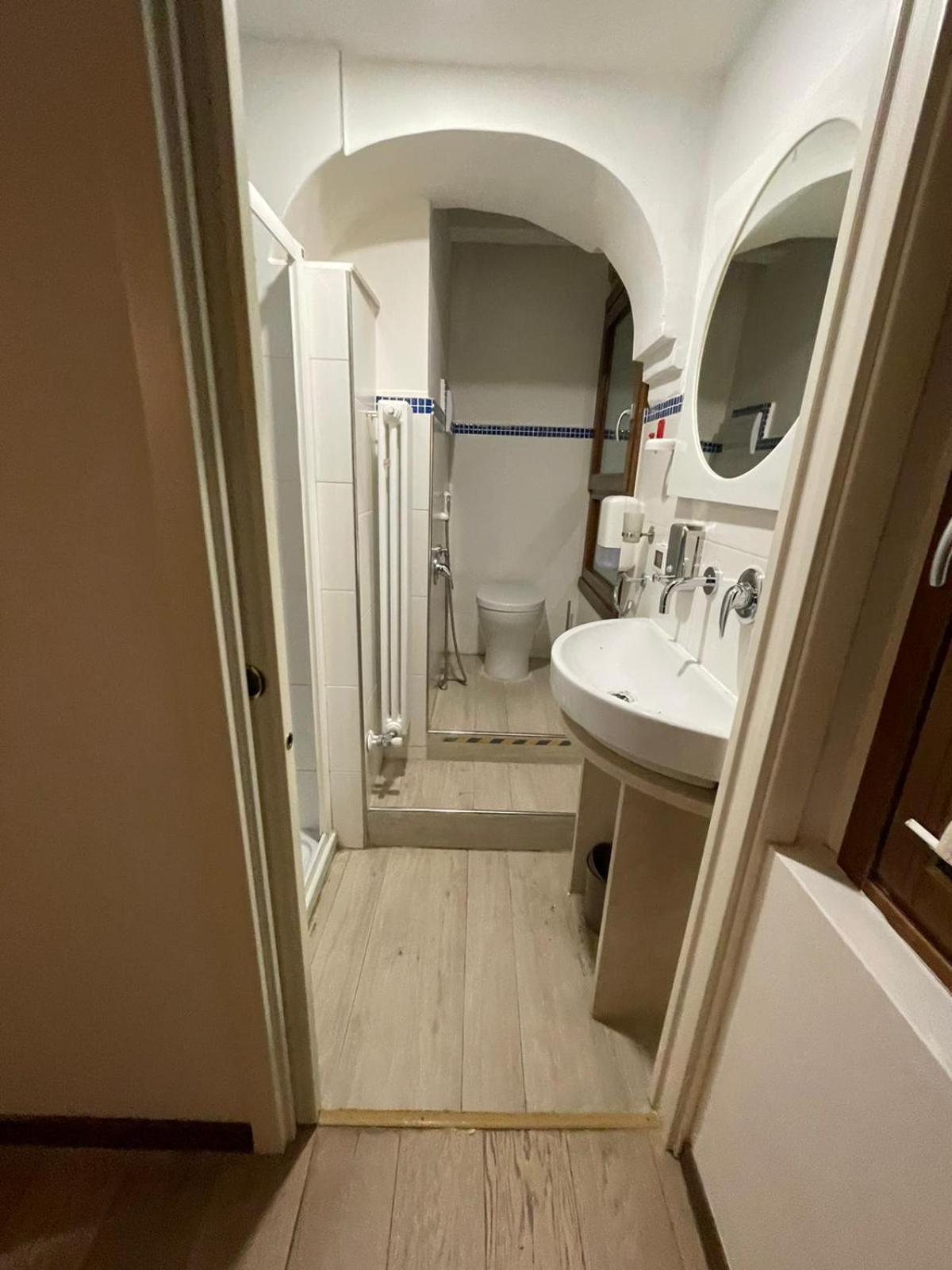 Triple Room with Private Bathroom photo 2