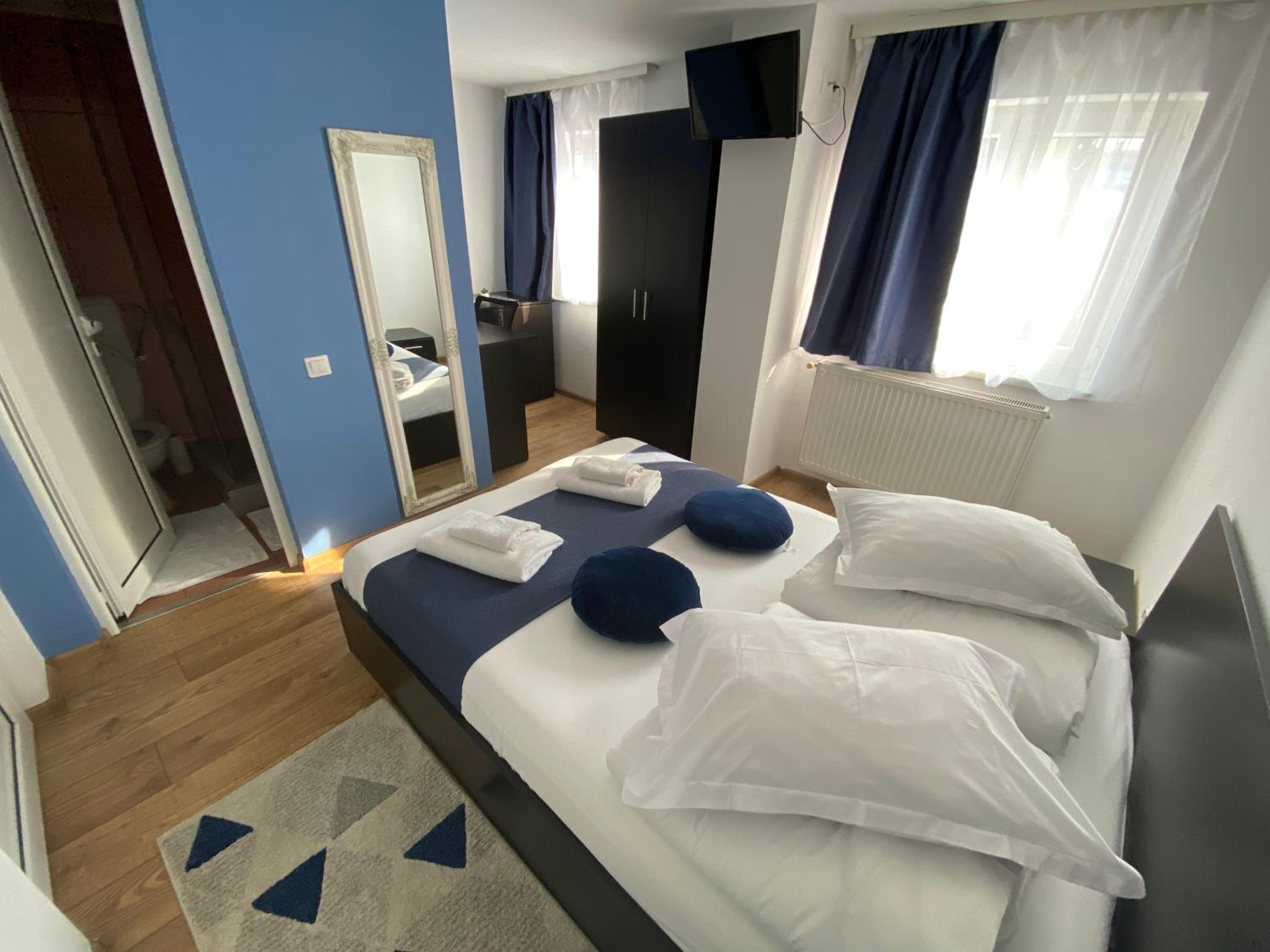 Standard Double Room photo 2