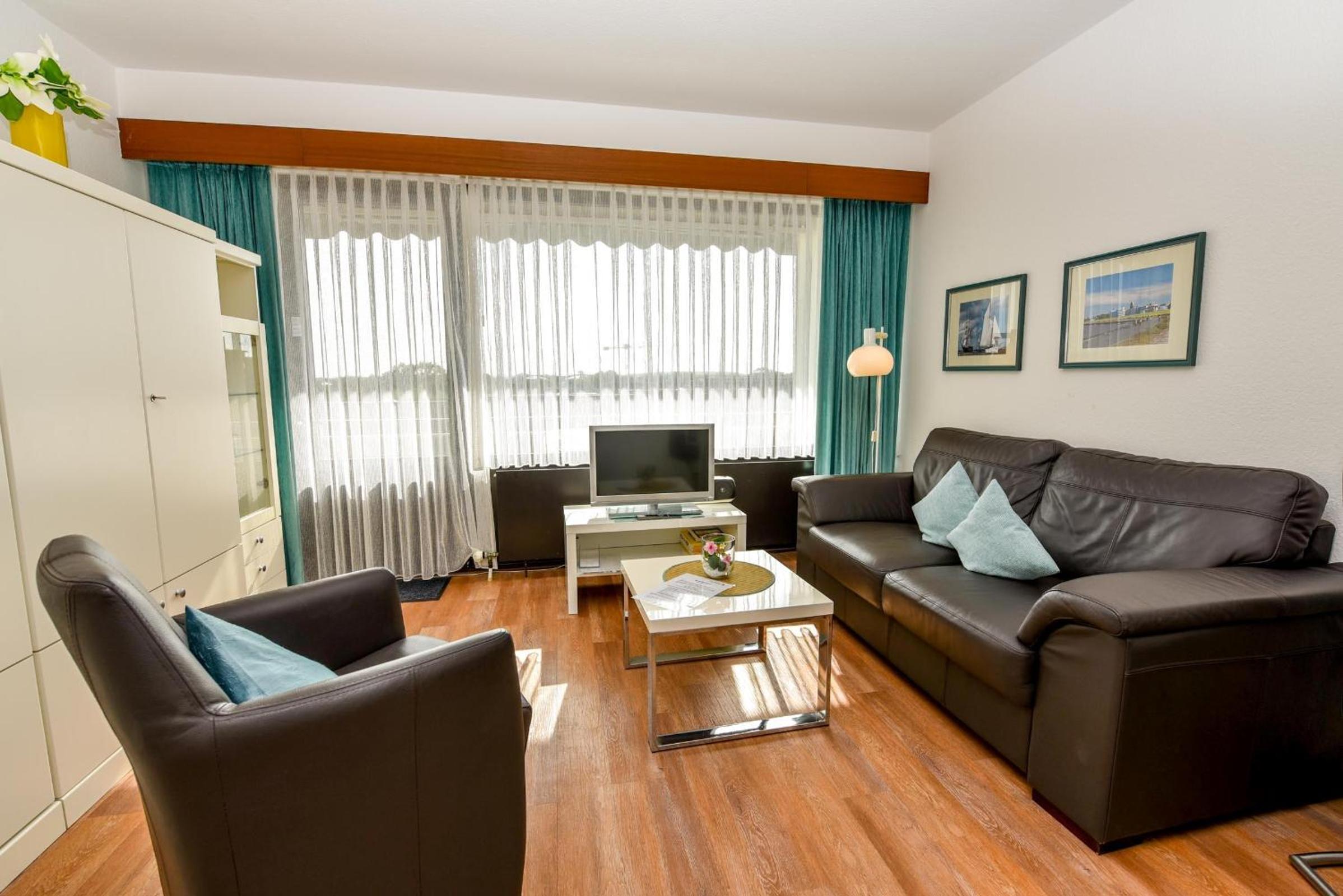 Apartment with Balcony photo 1