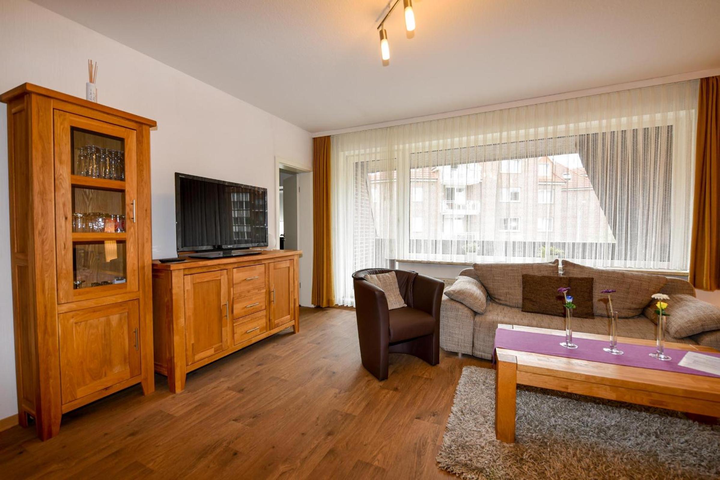 Apartment with Balcony photo 3