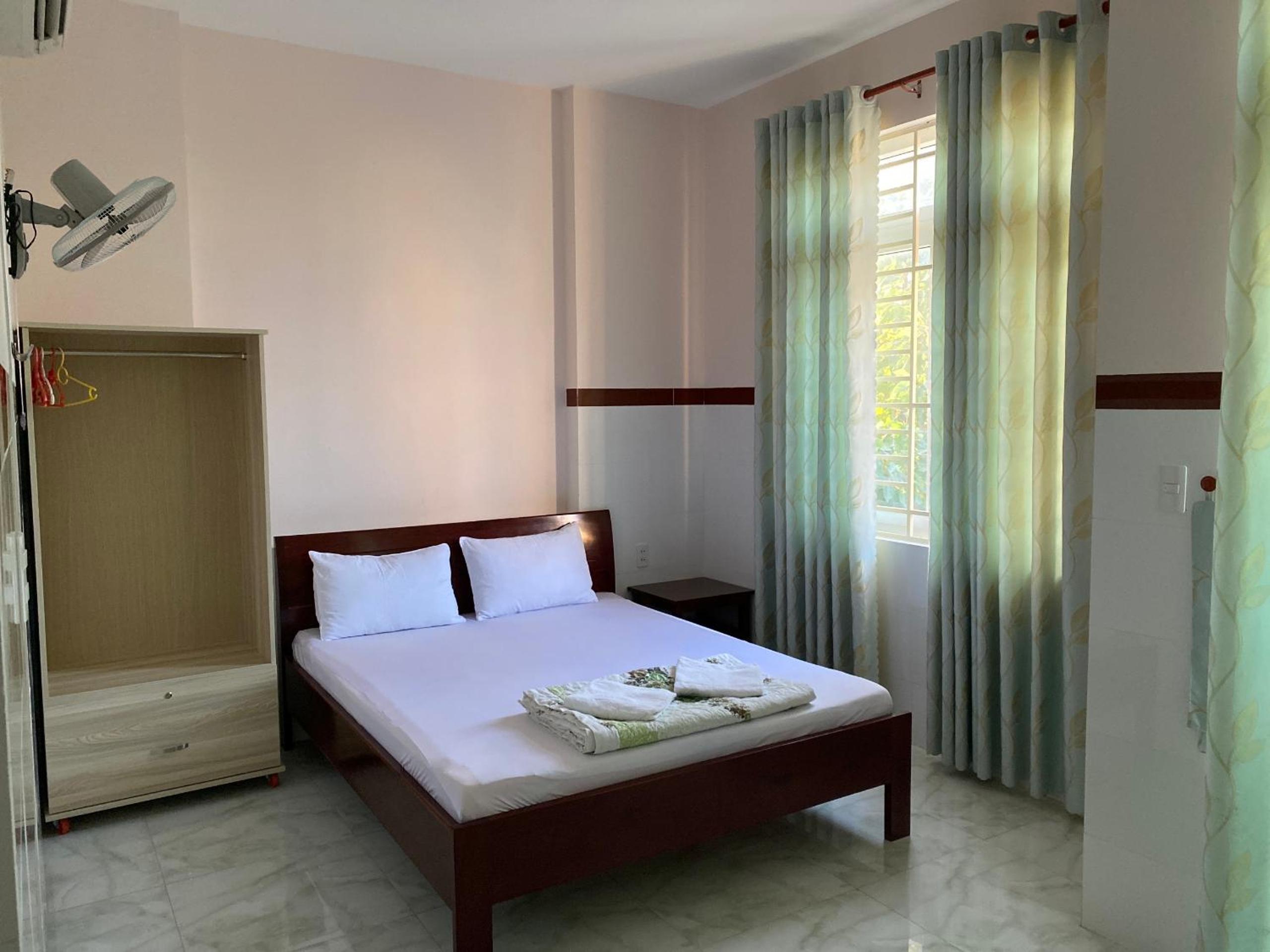 Quadruple Room with Private Bathroom