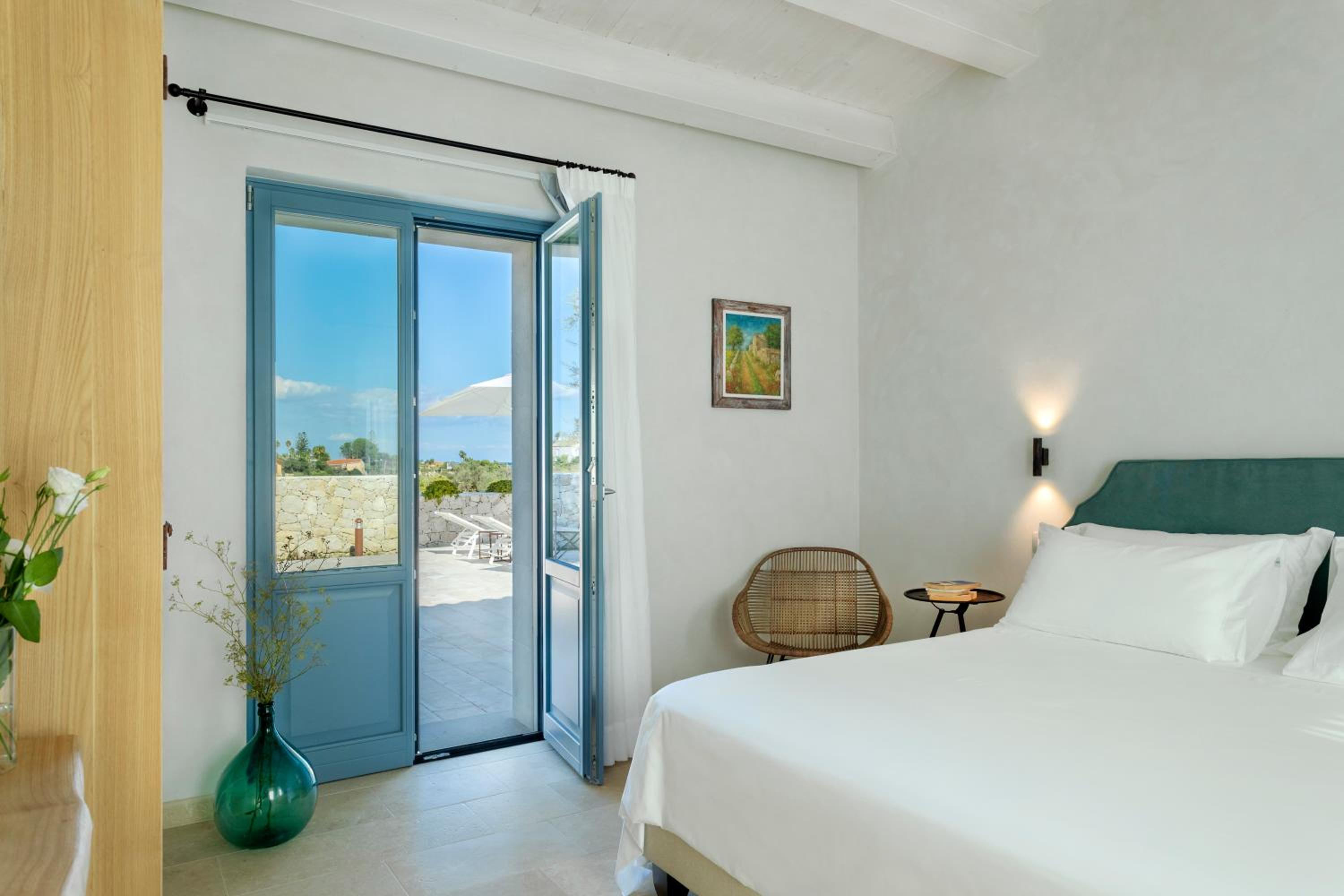 Queen Room with Pool View