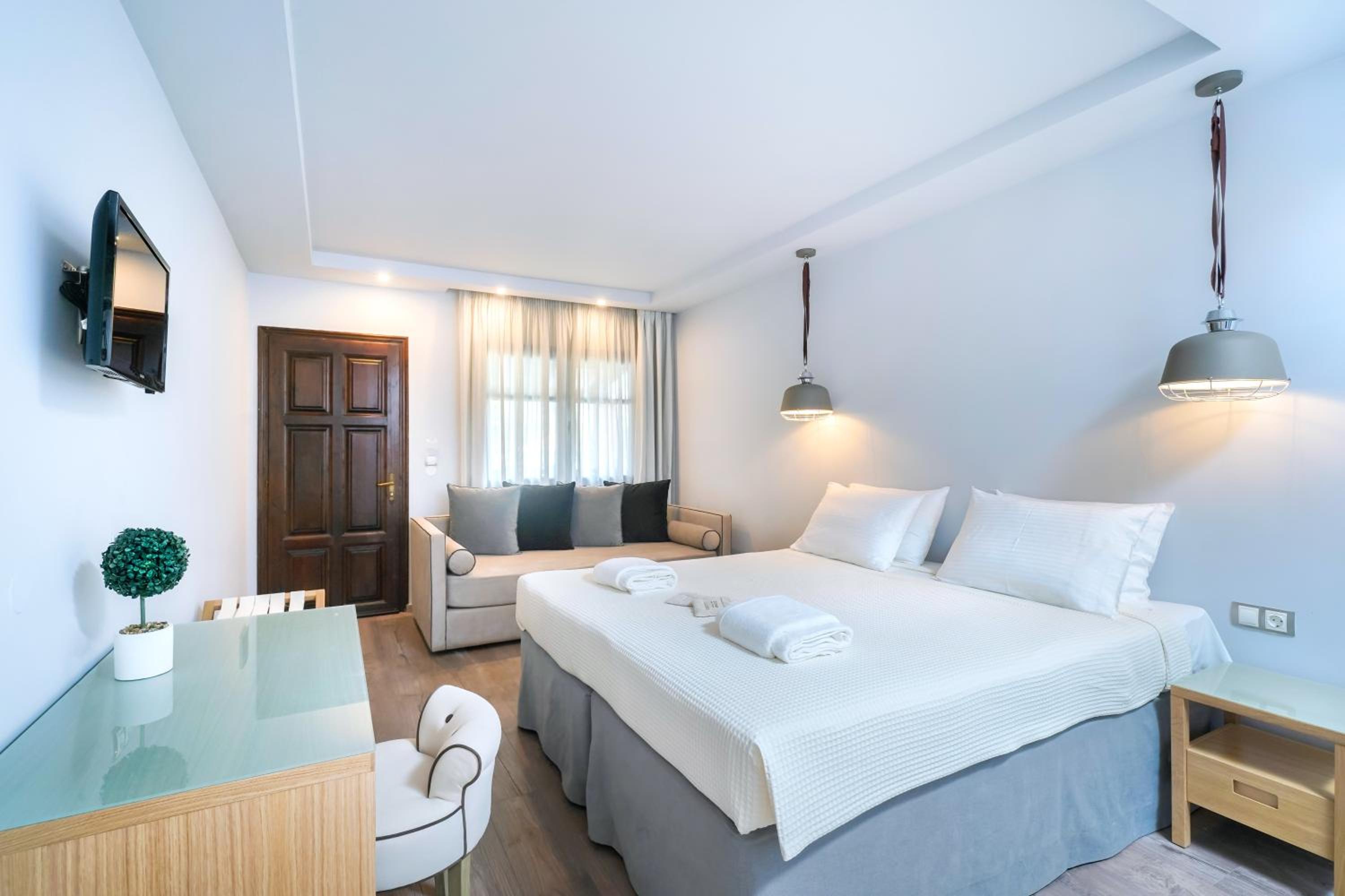 Deluxe Room with Garden View photo 1