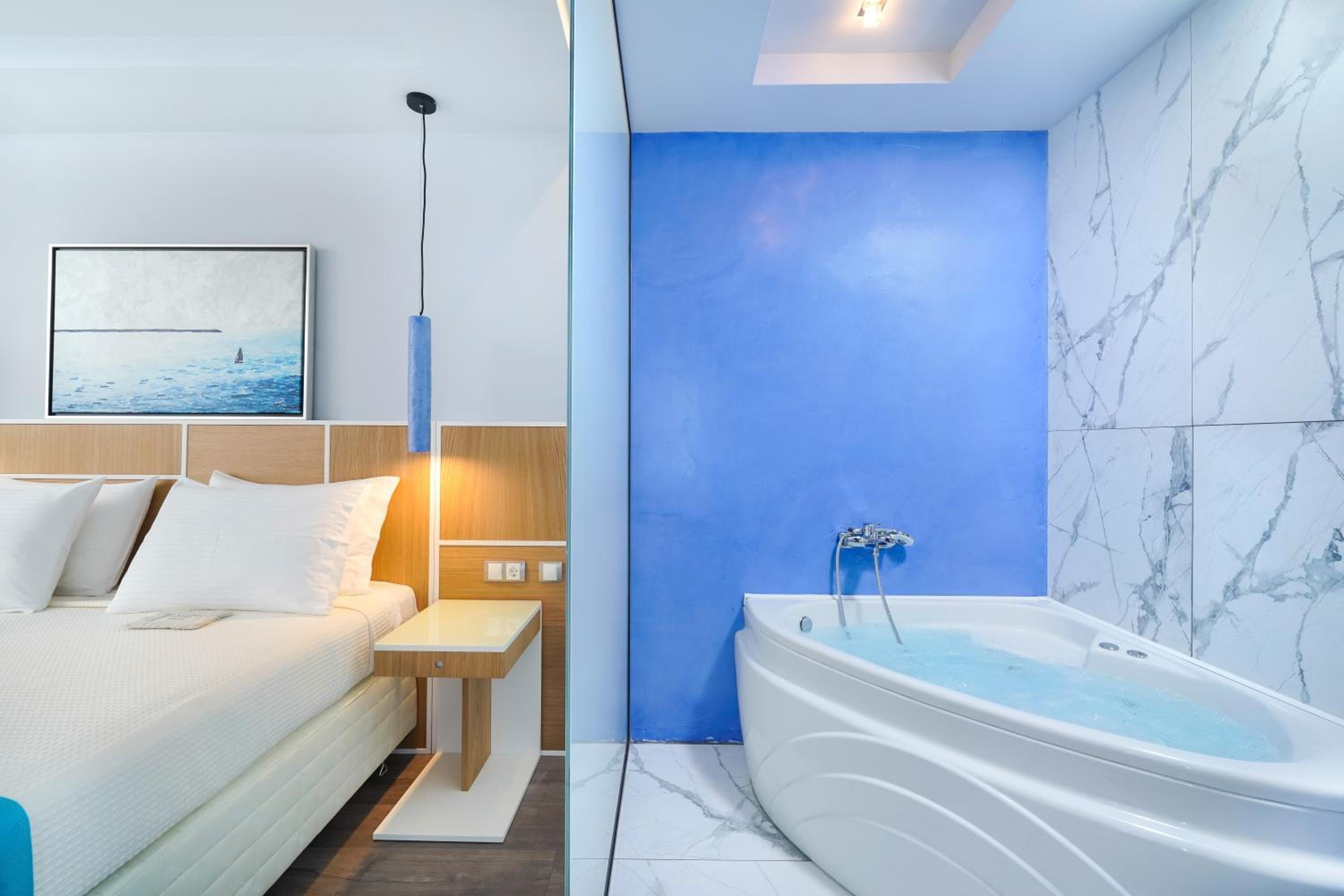 Deluxe Room with Sea View photo 3