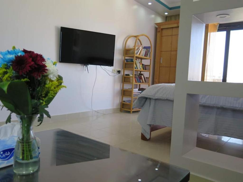 One-Bedroom Apartment - Photo 9