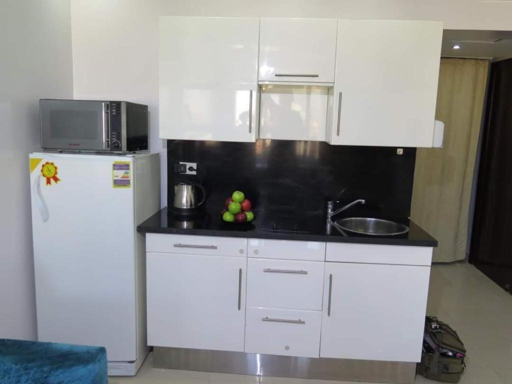 One-Bedroom Apartment - Photo 5