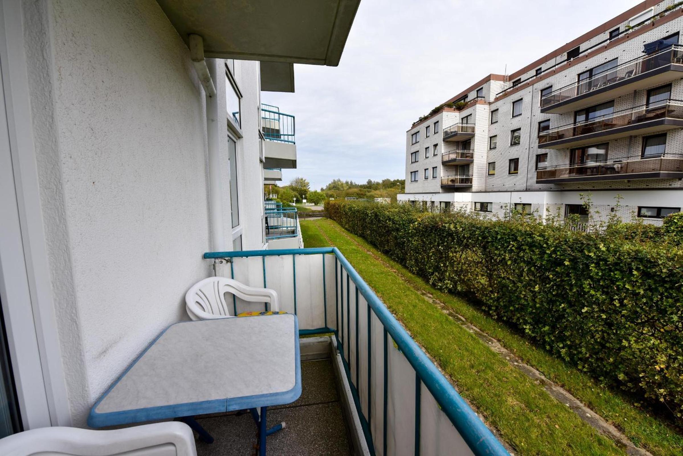 Apartment with Balcony photo 3