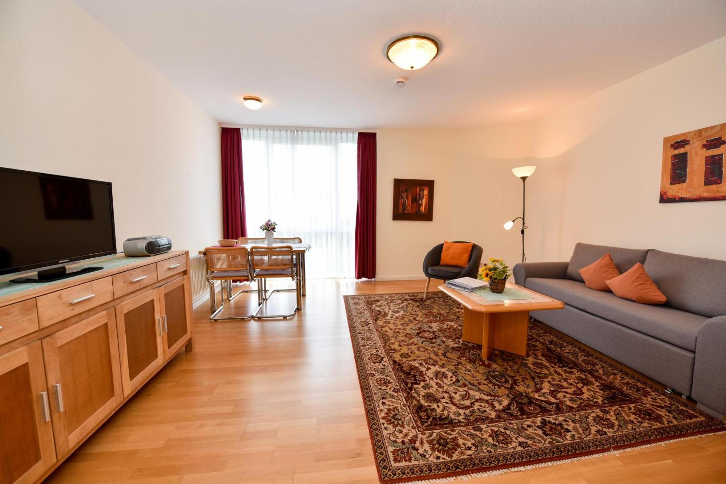 Apartment with Balcony photo 1