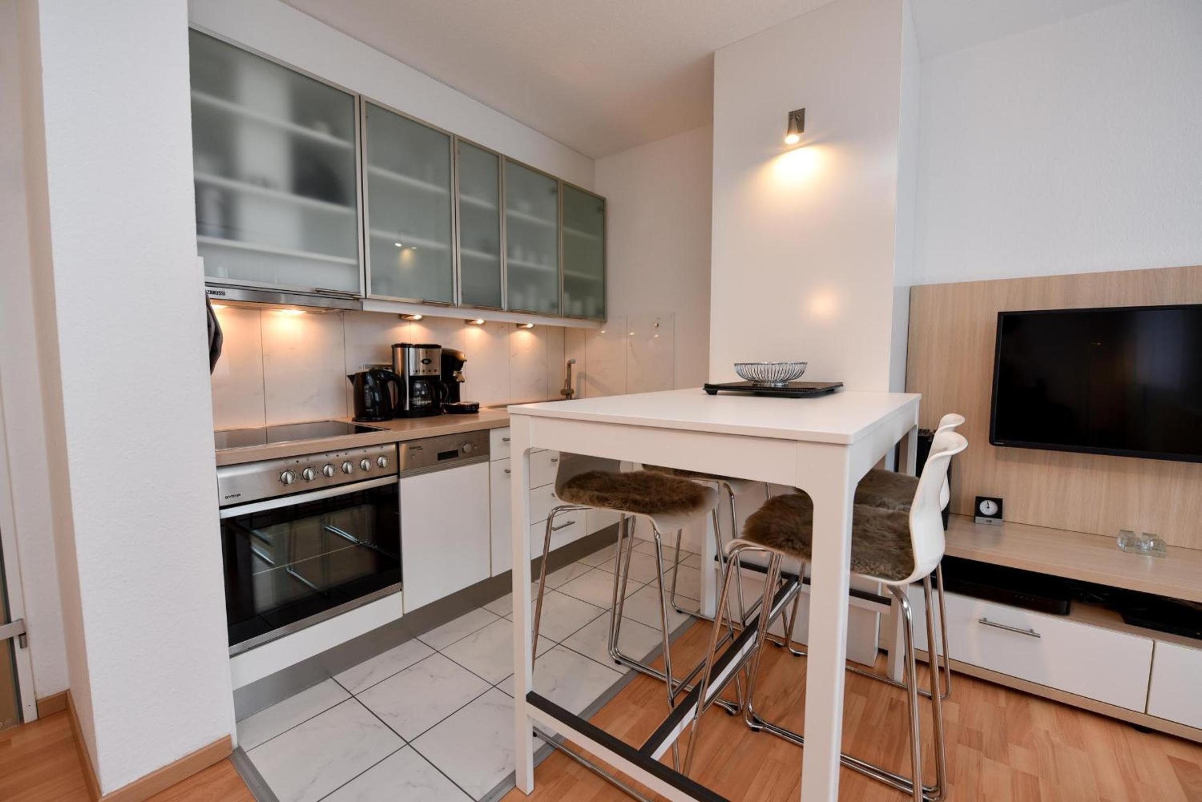 Apartment with Balcony photo 2