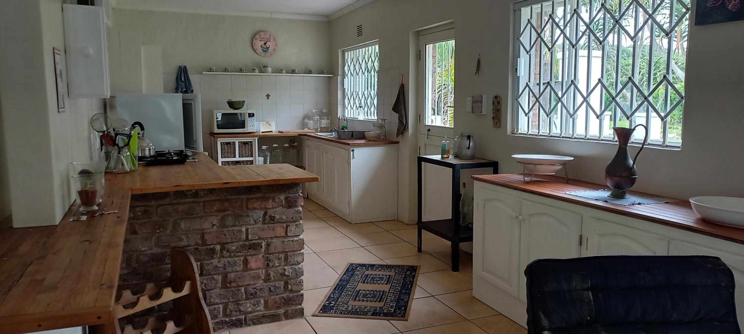 Family Bungalow - Photo 2