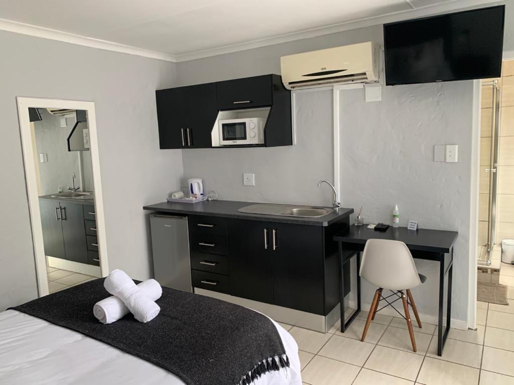 Standard Double Room - Photo 1