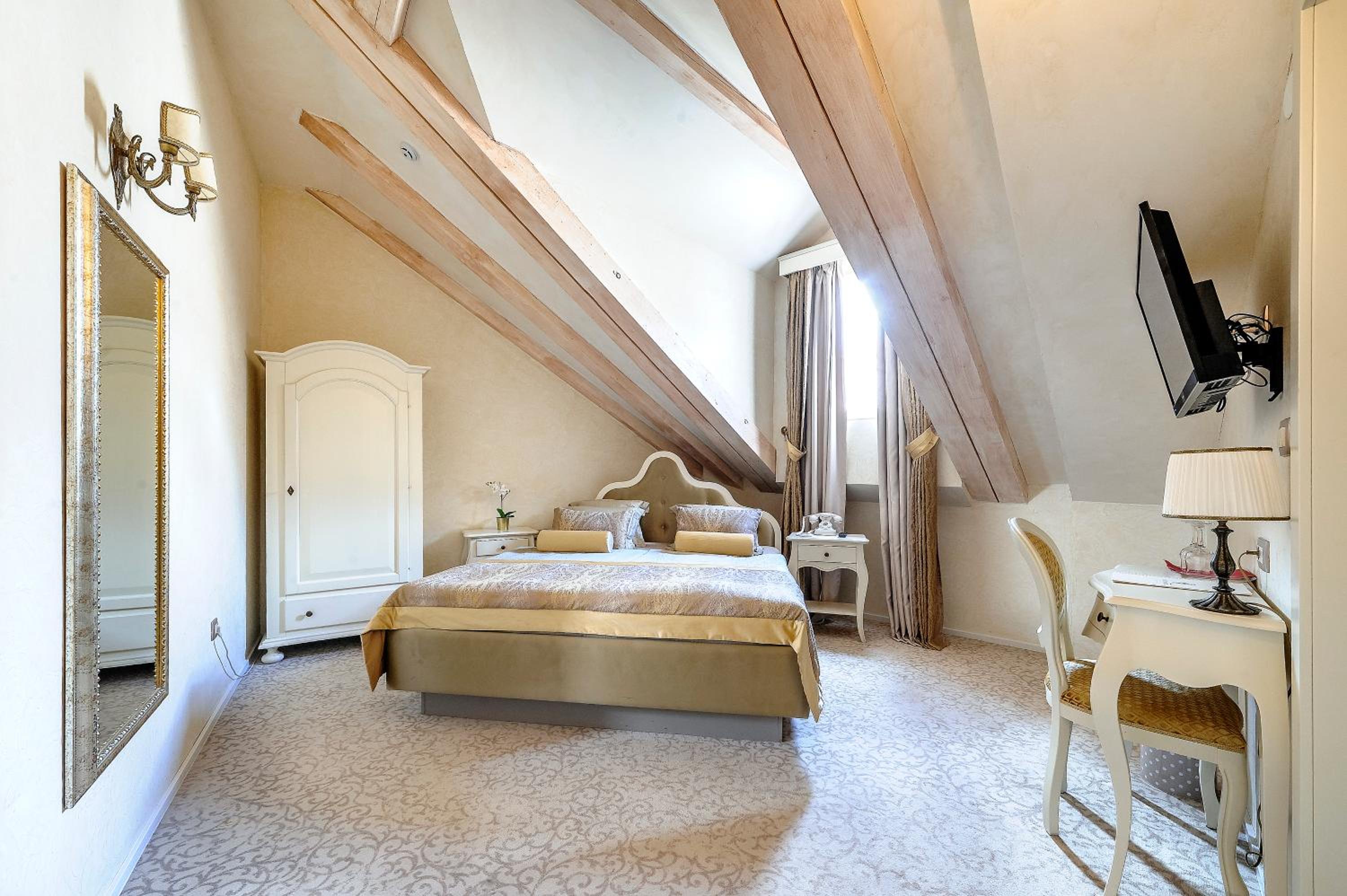 Classic Double Room