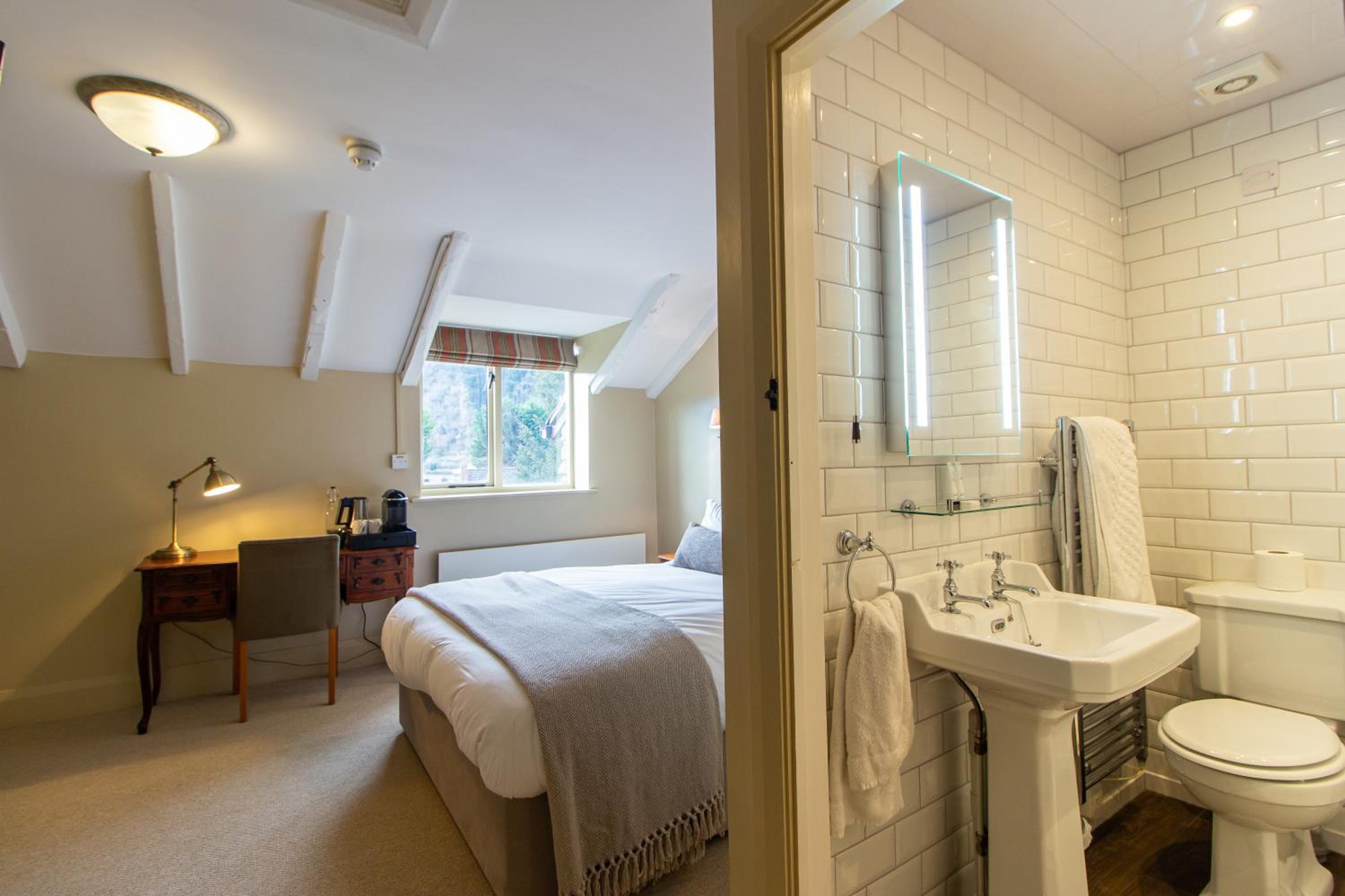 Deluxe Double Room - Photo 4