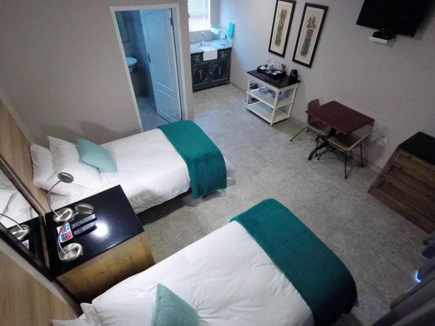Basic Twin Room photo 2