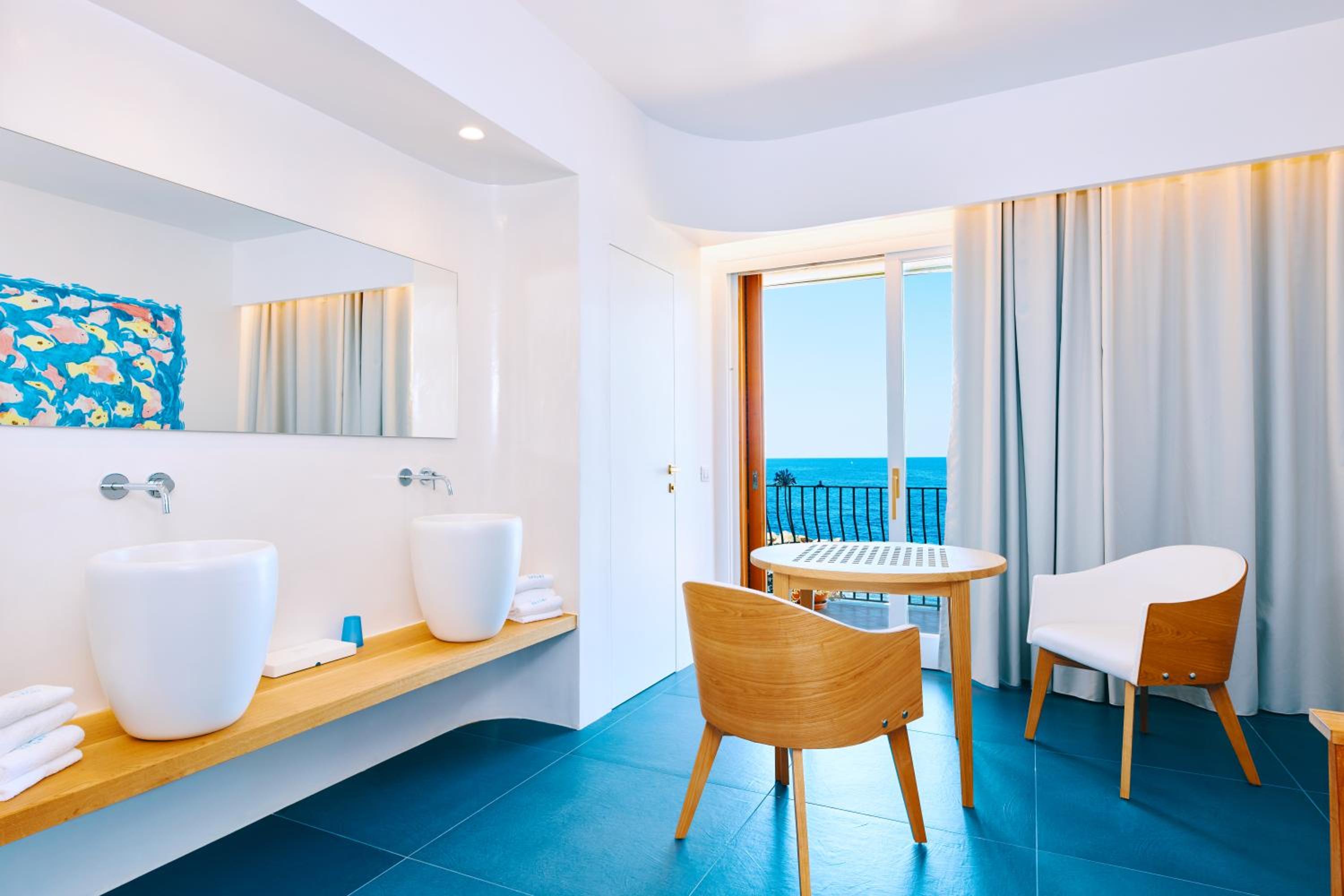 Deluxe Suite with Spa Bath - Spa Access