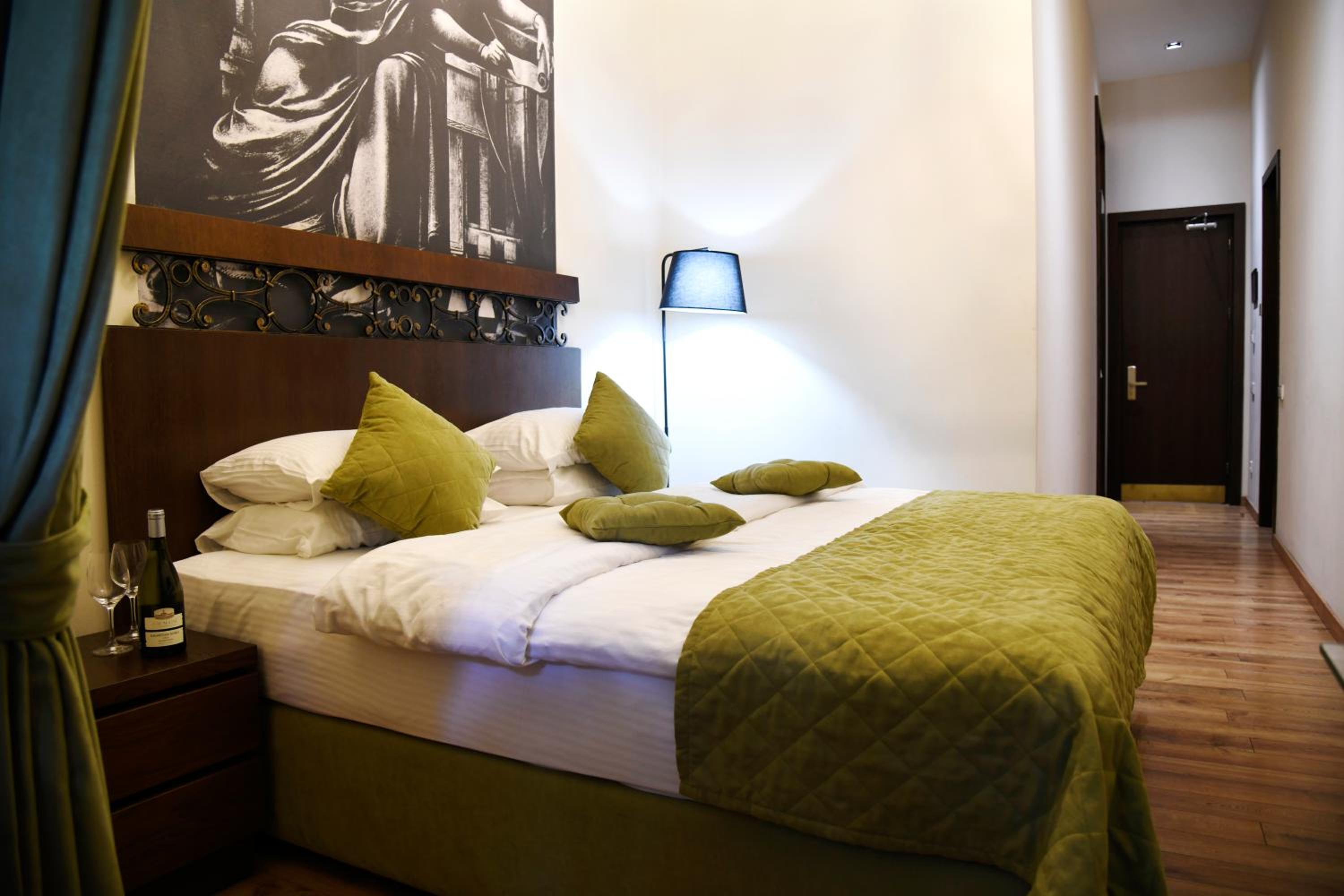 Deluxe Double Room with Balcony photo 1