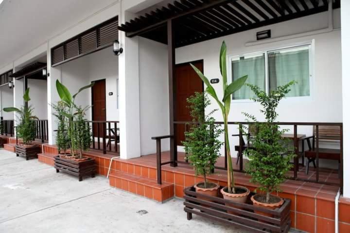Studio with Balcony - Photo 5