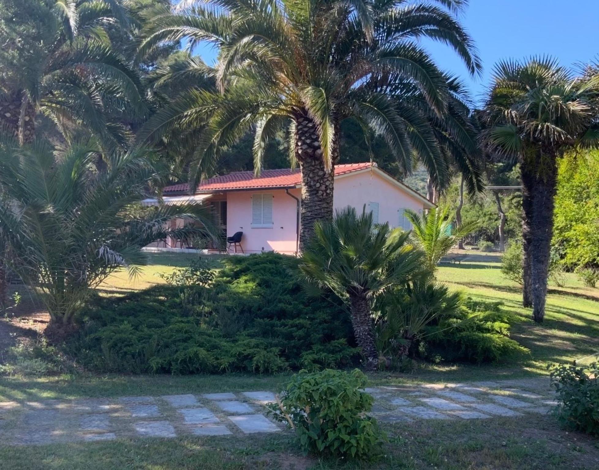 Bungalow photo 2