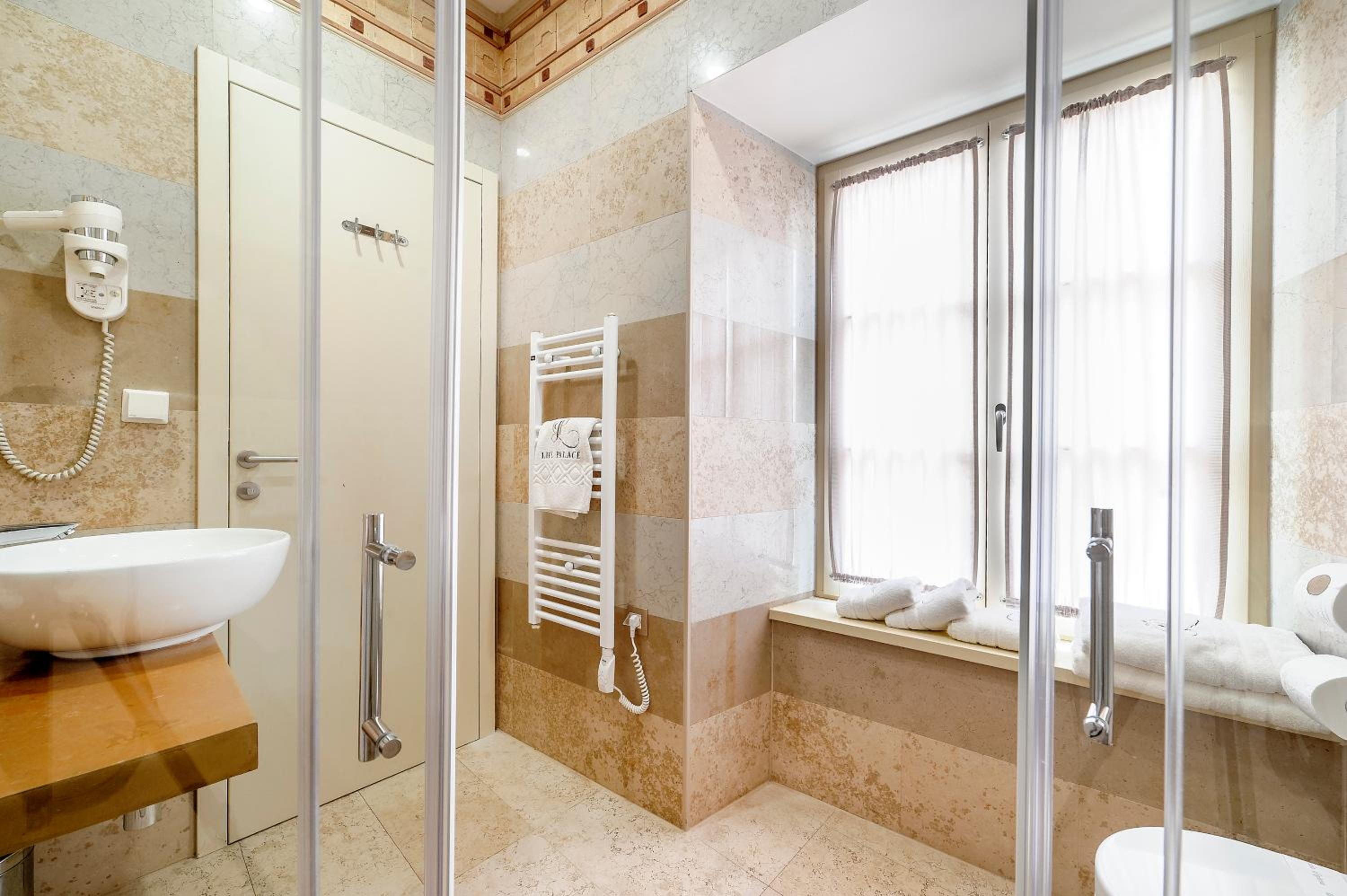 Superior Comfort Room