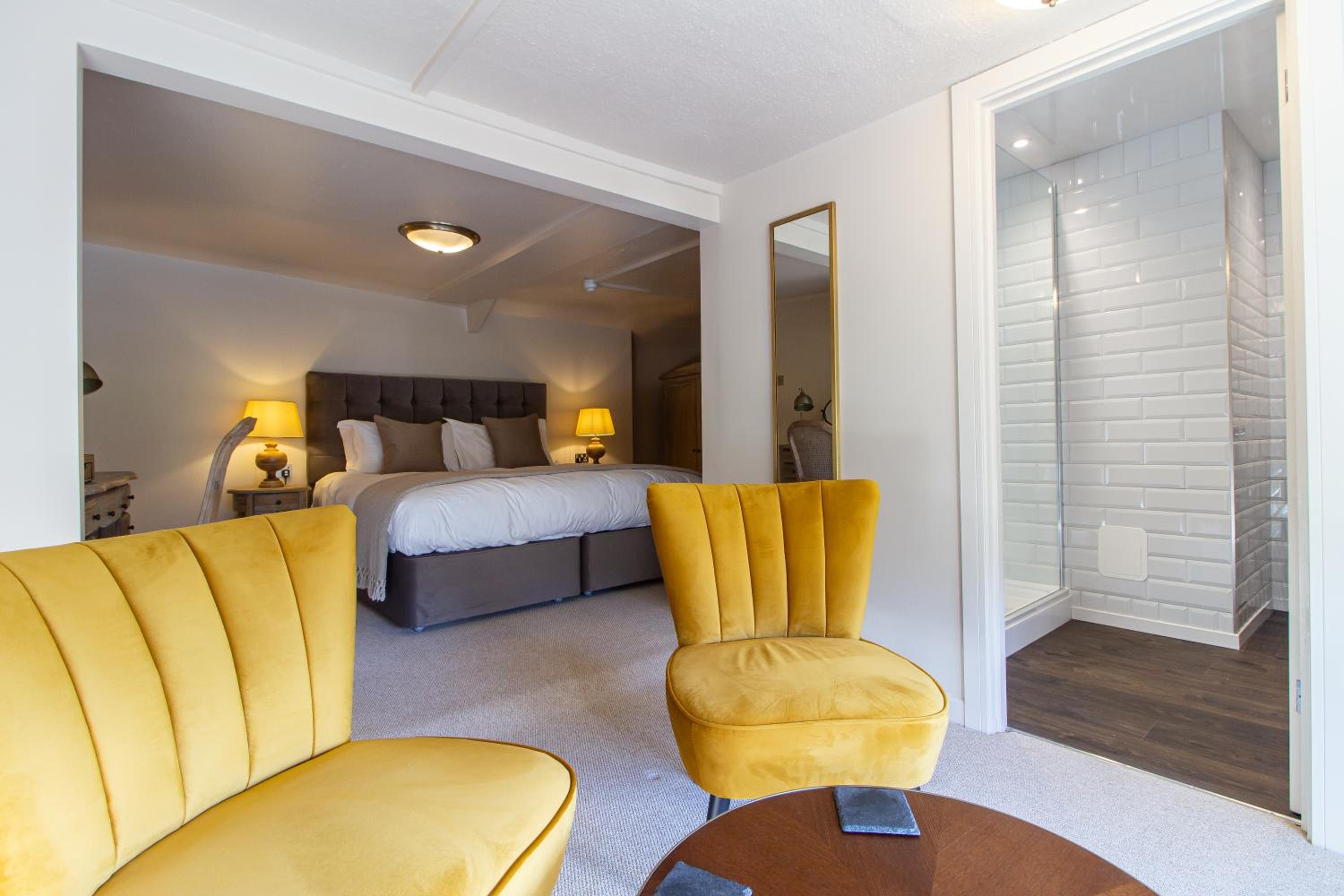 Deluxe King Room photo 2