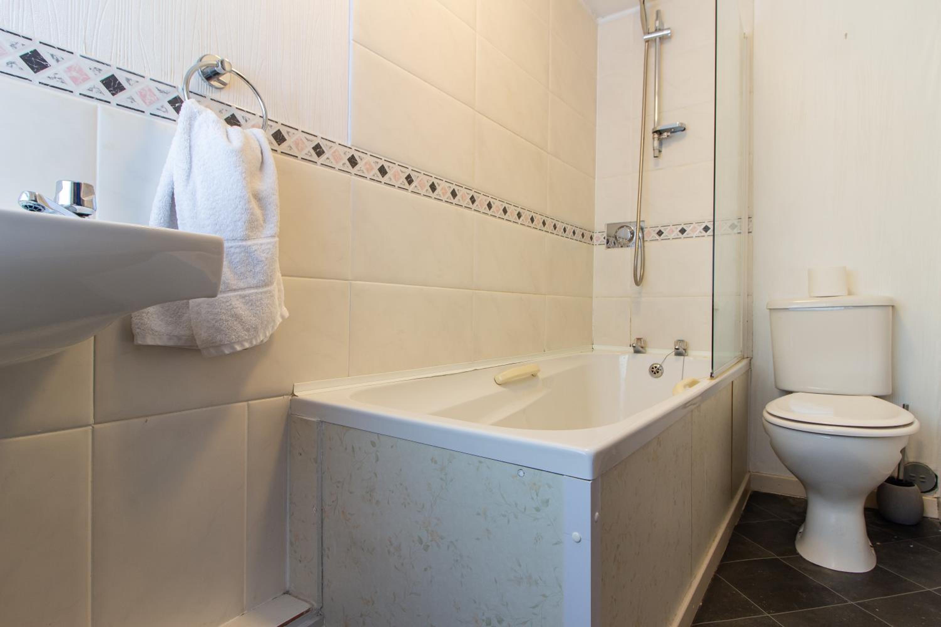 Double or Twin Room - Photo 3