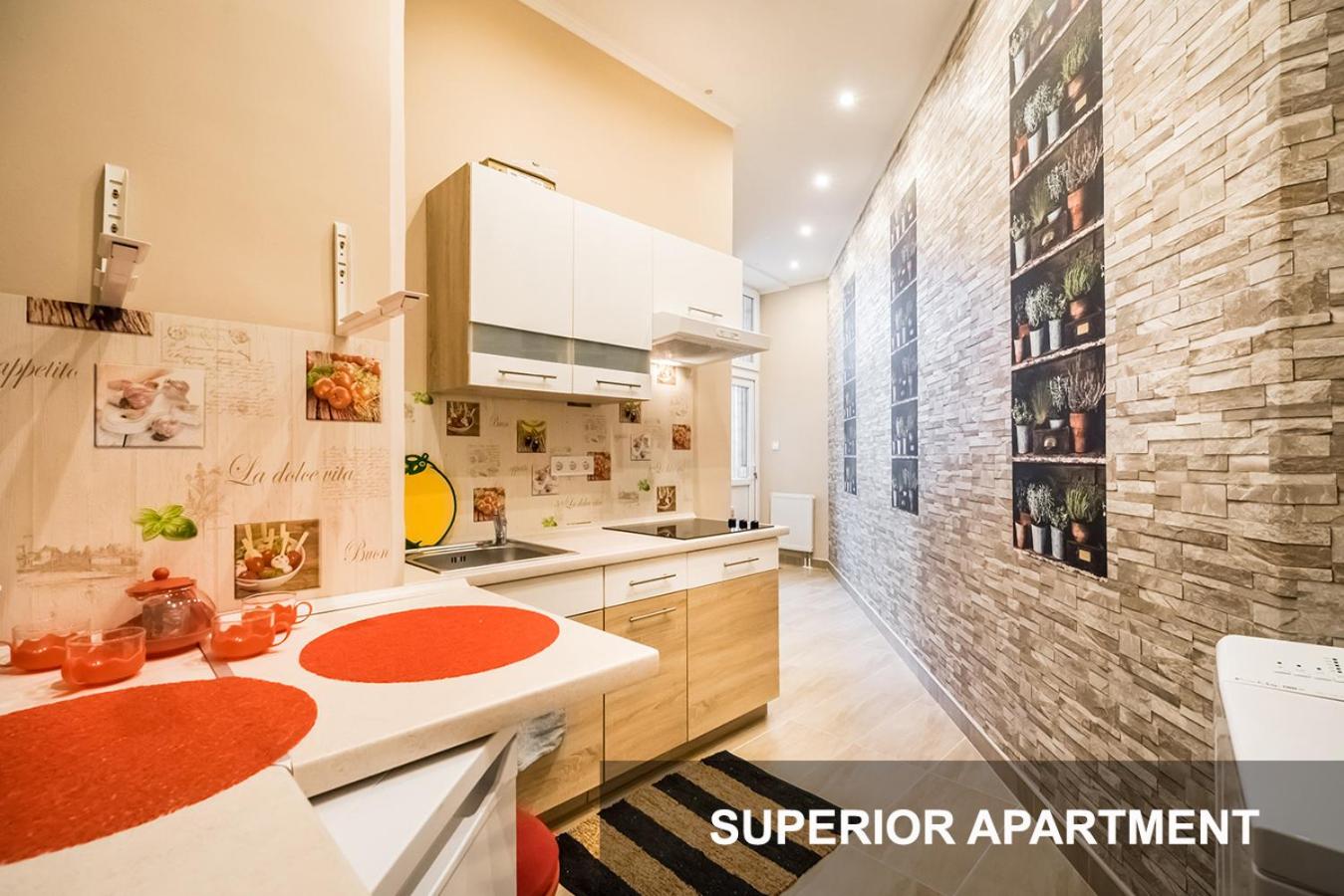 Apartment with Balcony - Photo 12