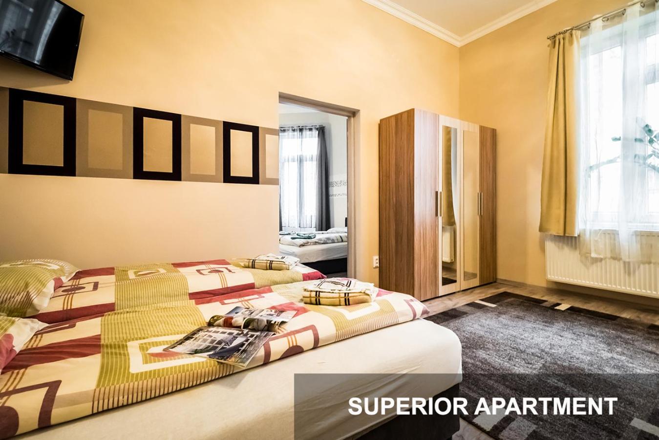 Apartment with Balcony - Photo 20