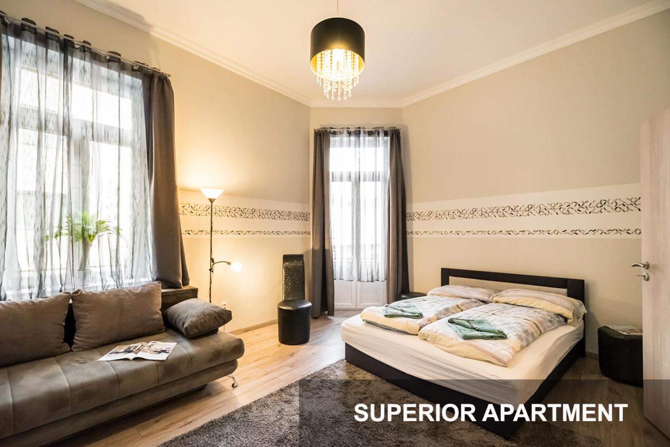 Apartment with Balcony - Photo 11