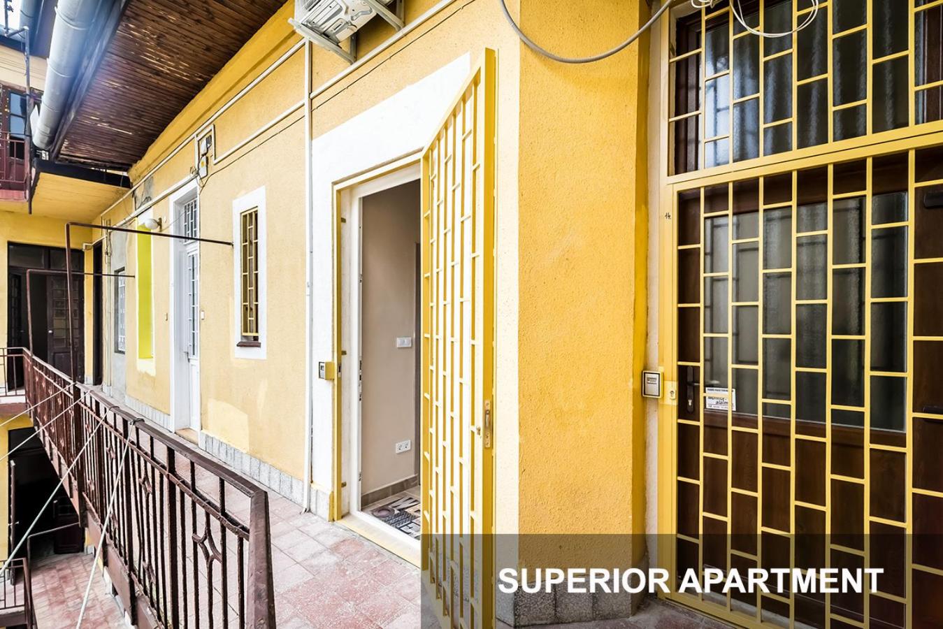 Apartment with Balcony - Photo 18