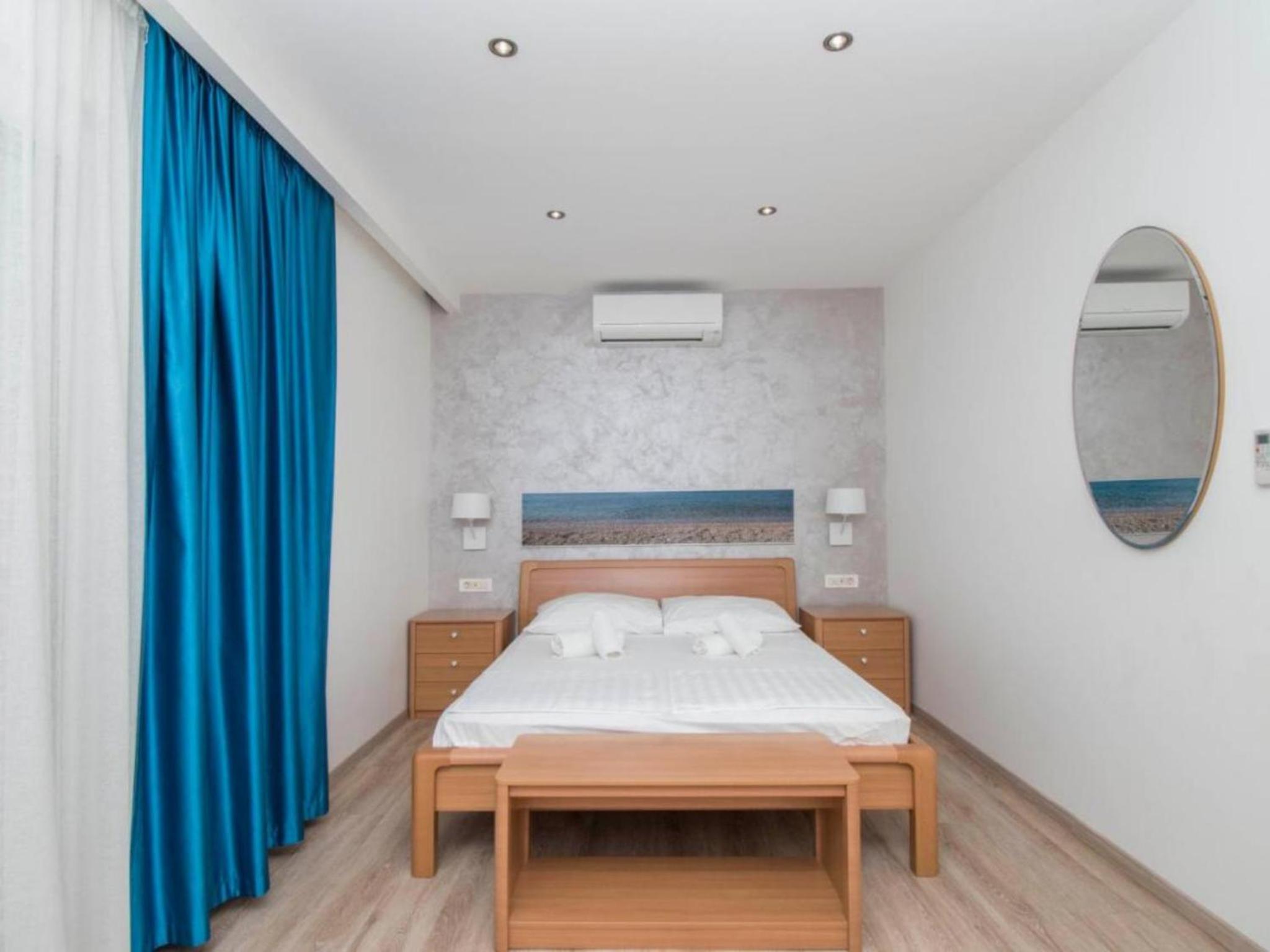 Comfort One-Bedroom Apartment with Balcony and Sea View photo 1
