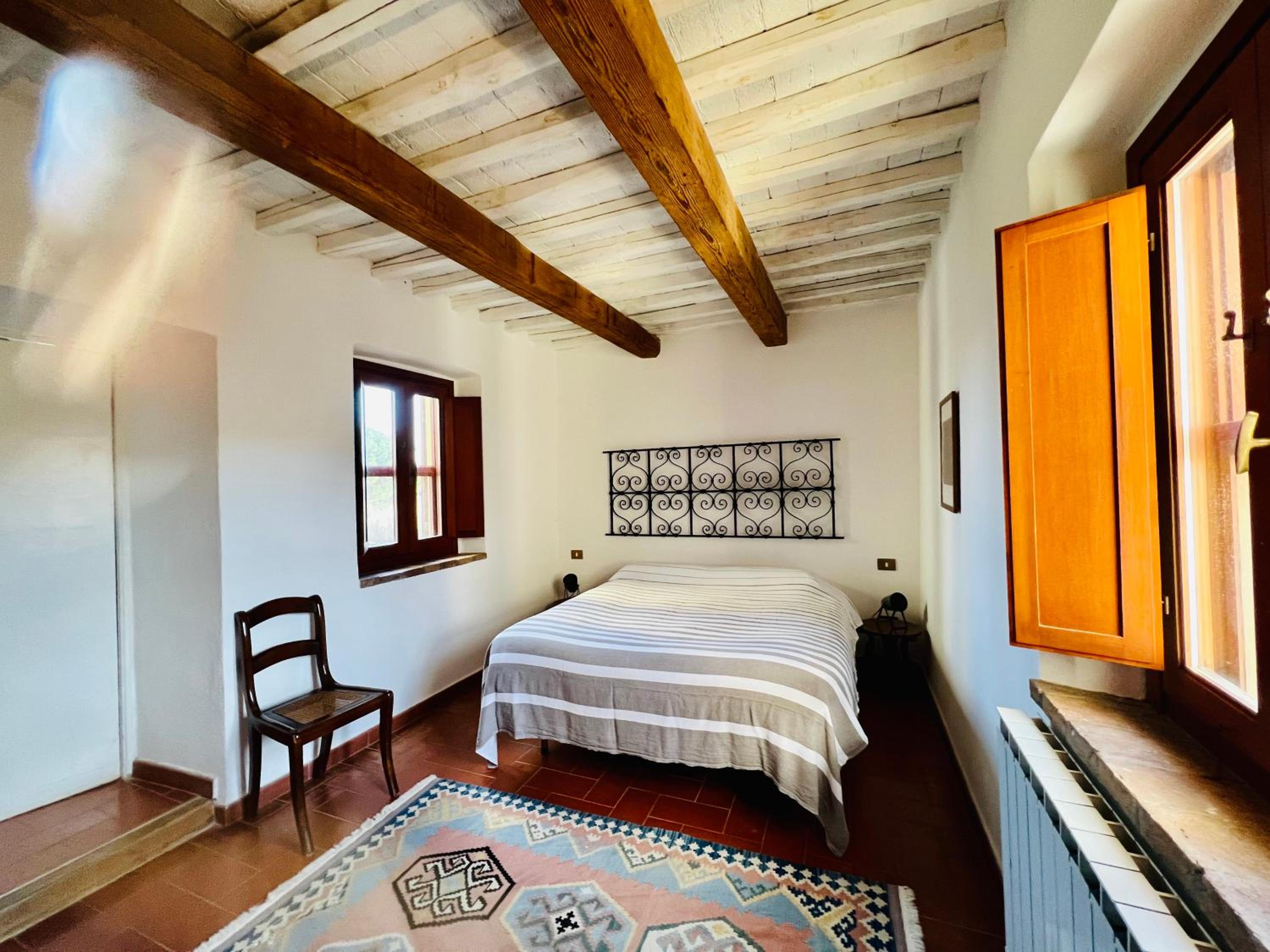 Double Room with Balcony - Photo 4