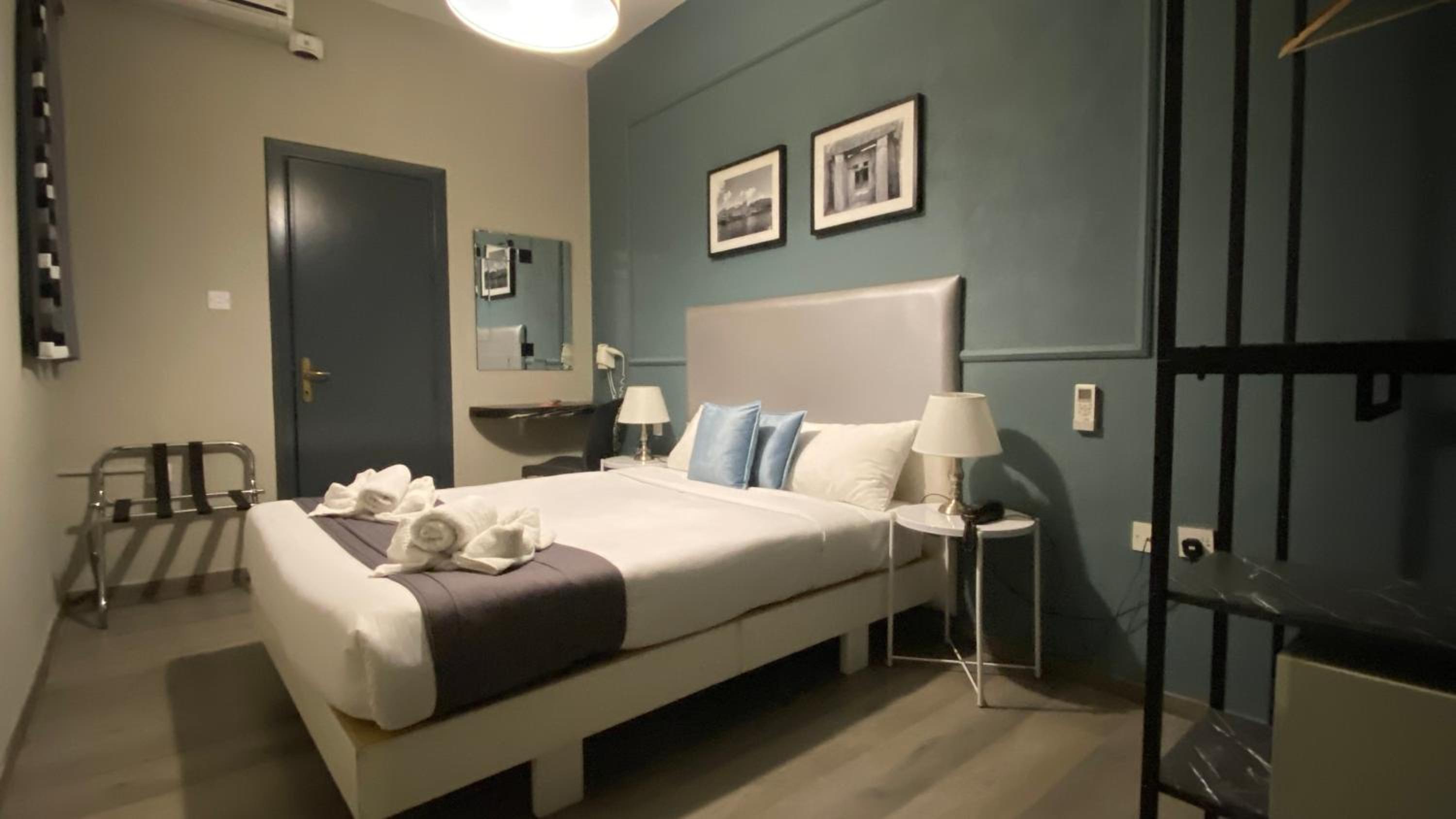 Small Economy Double Room - Photo 12