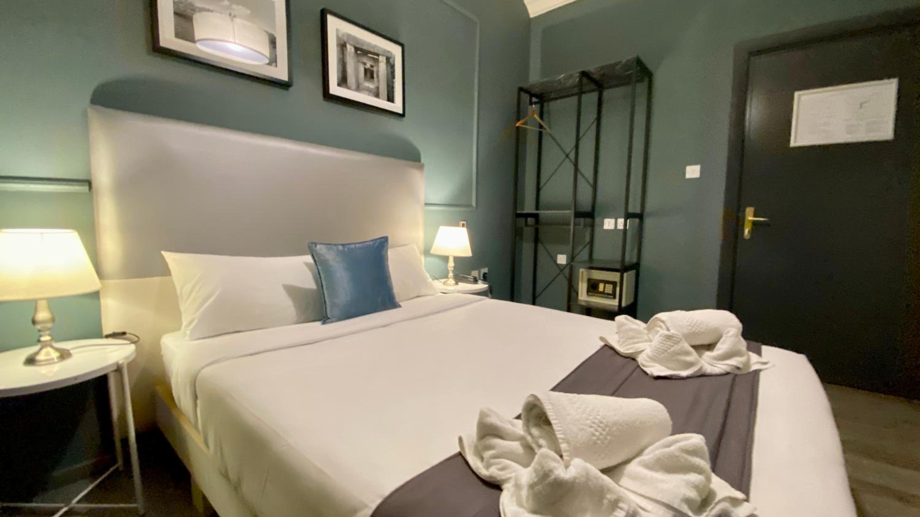 Small Economy Double Room - Photo 4