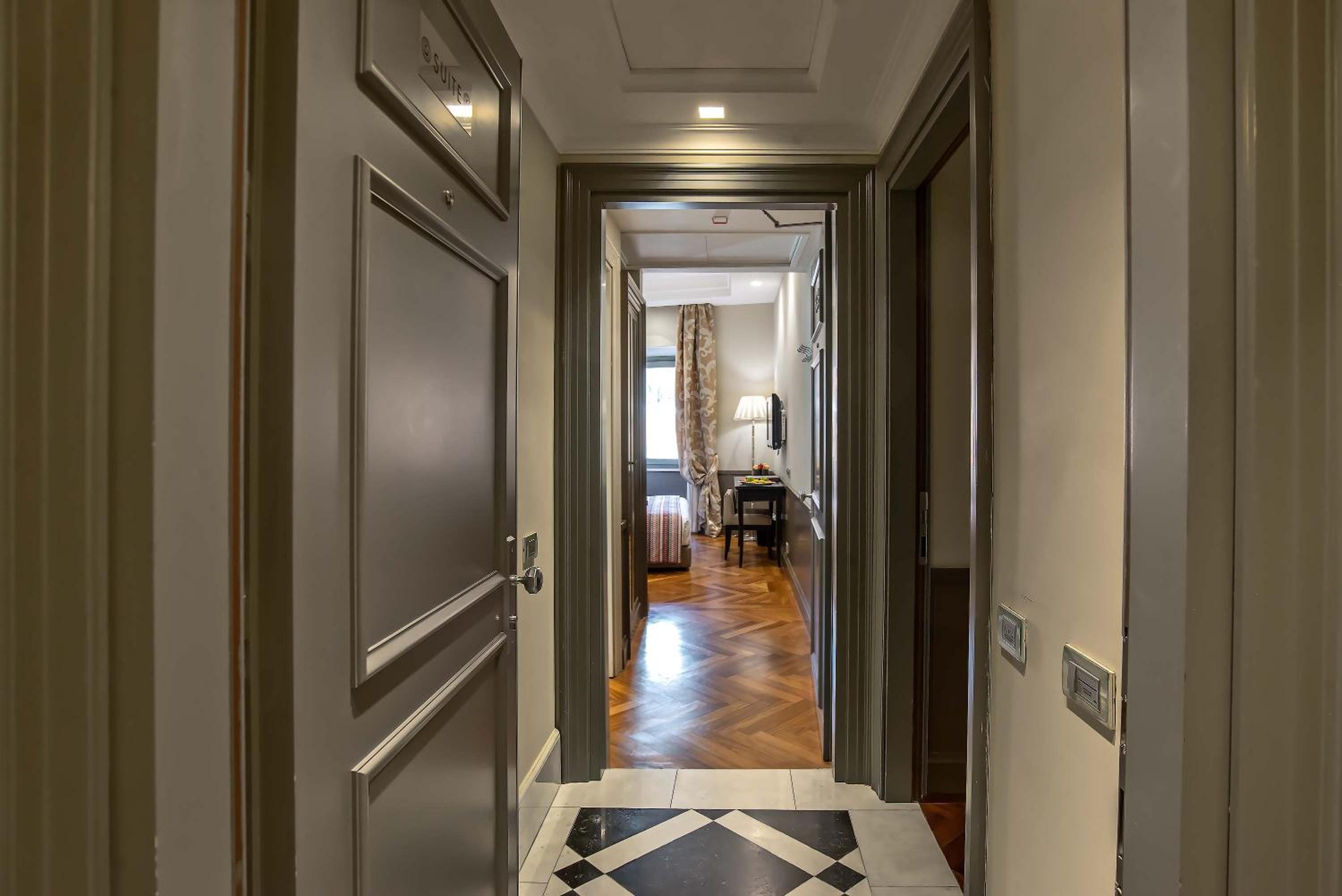 Luxury Family Suite photo 2
