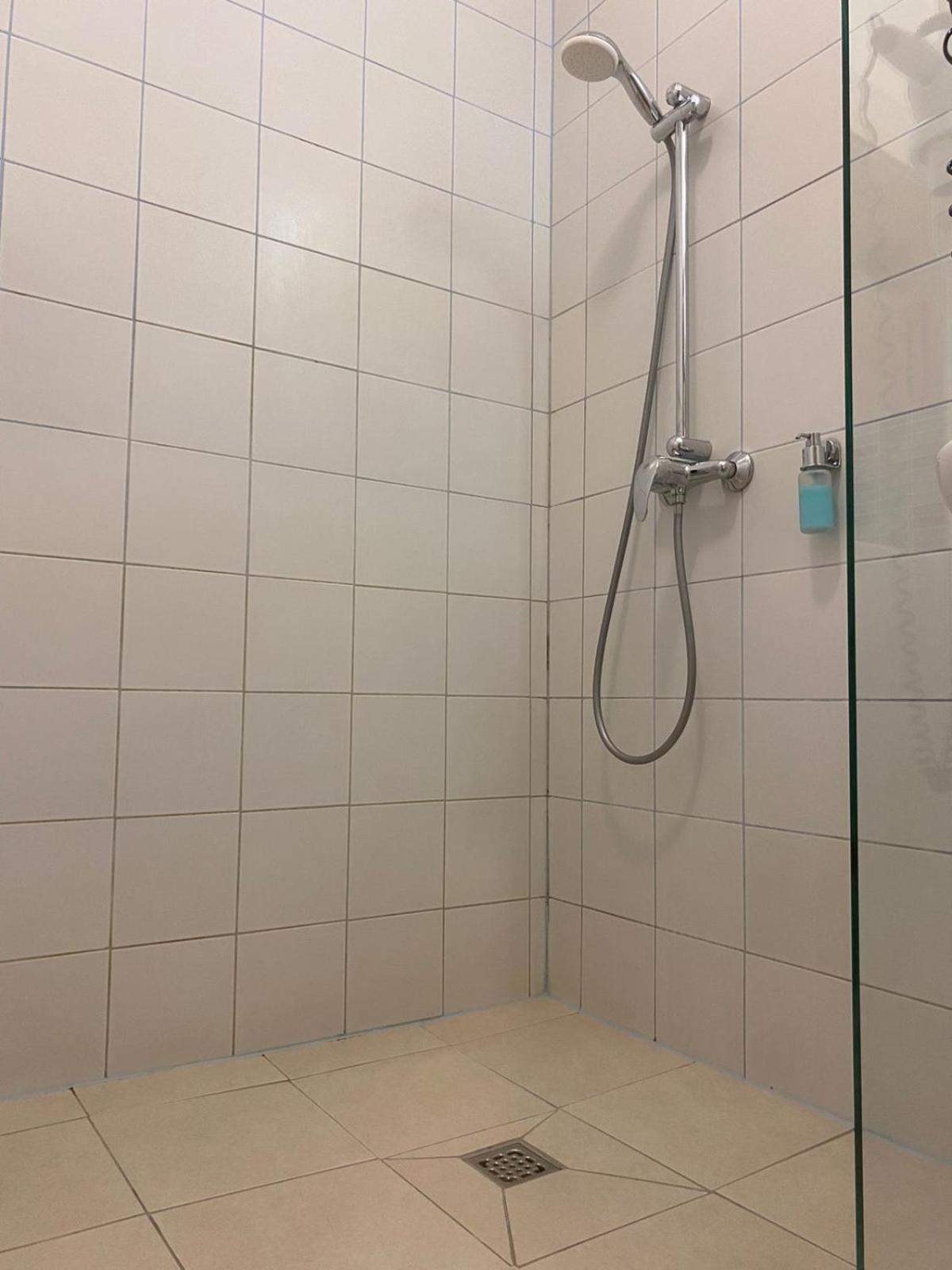 Double or Twin Room - Disability Access - Photo 5